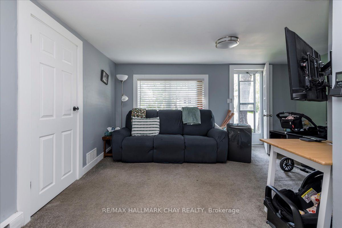 3195 Cowan Avenue Property Photo 4