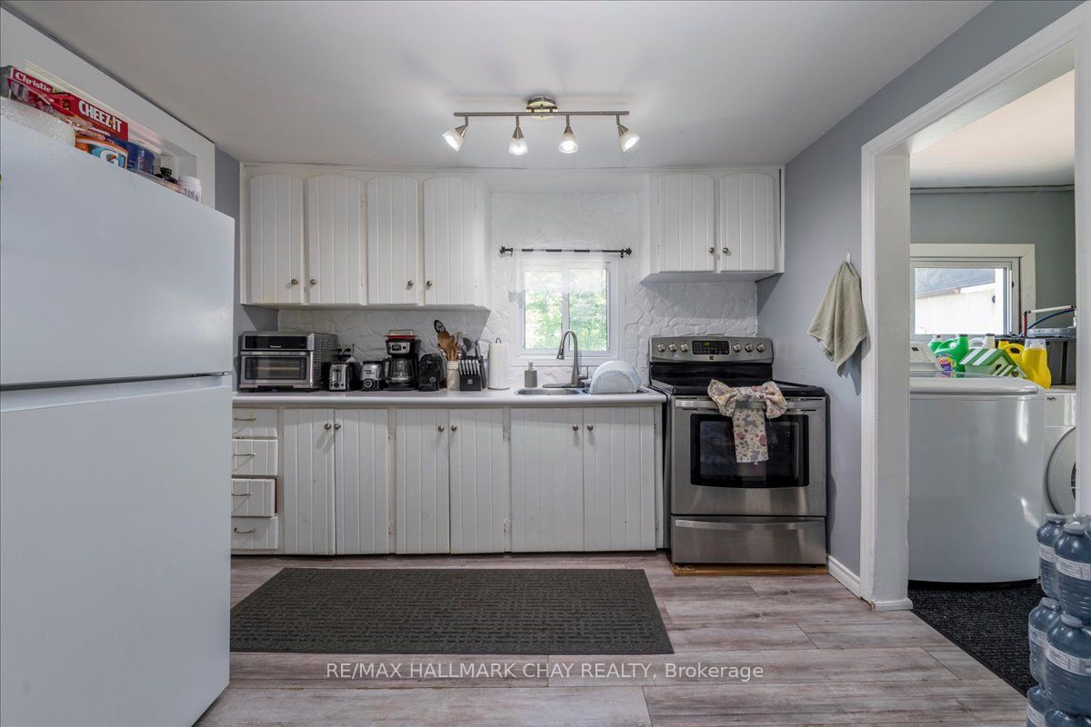 3195 Cowan Avenue Property Photo 6