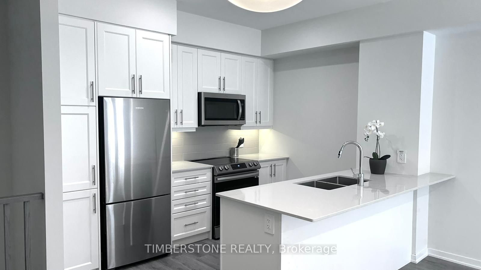 21 Honeycrisp Crescent 40 Property Photo 1