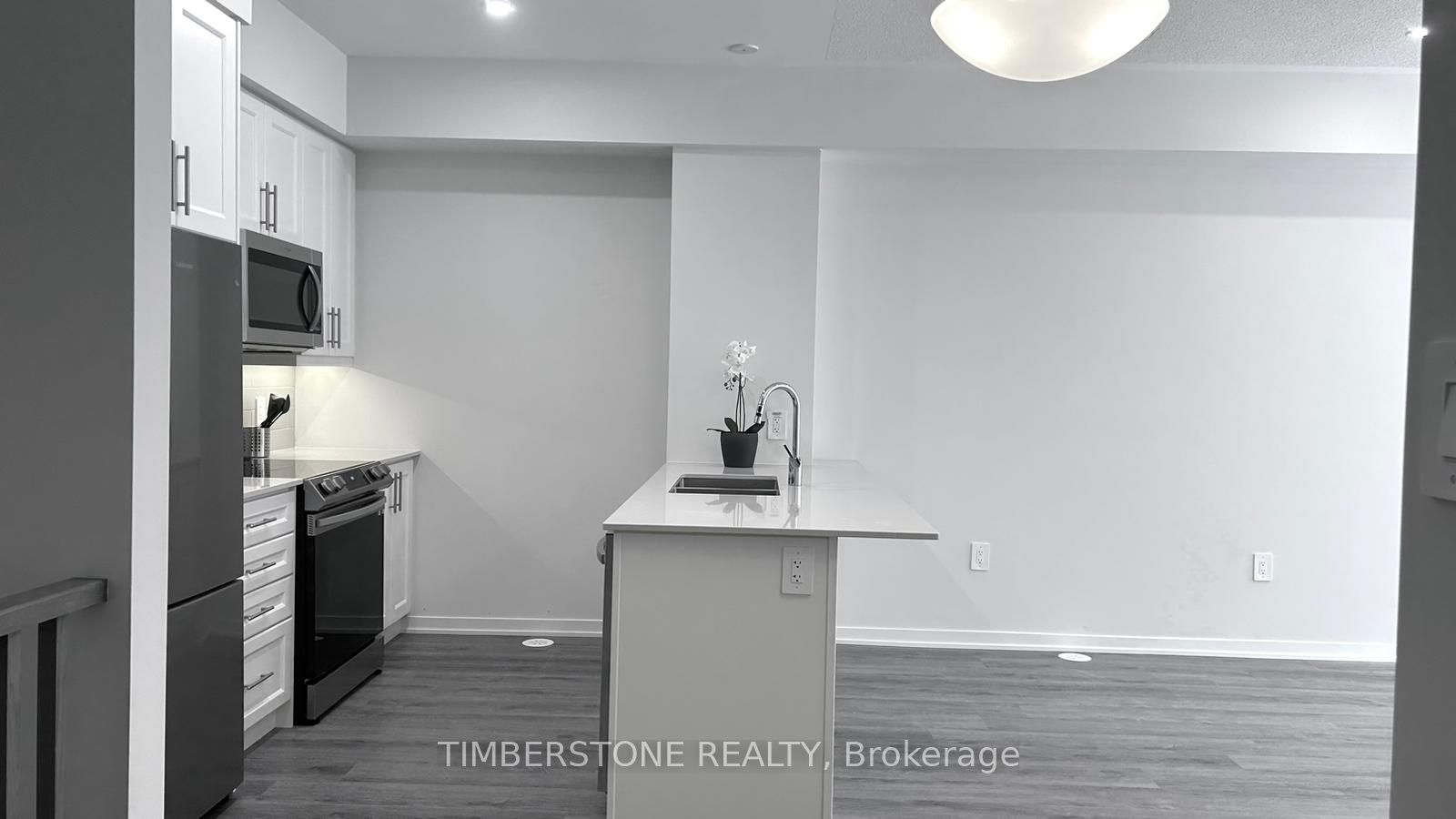 21 Honeycrisp Crescent 40 Property Photo 6