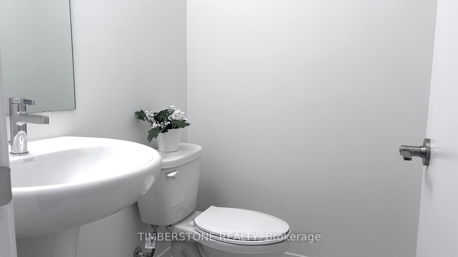 21 Honeycrisp Crescent 40 Property Photo 9