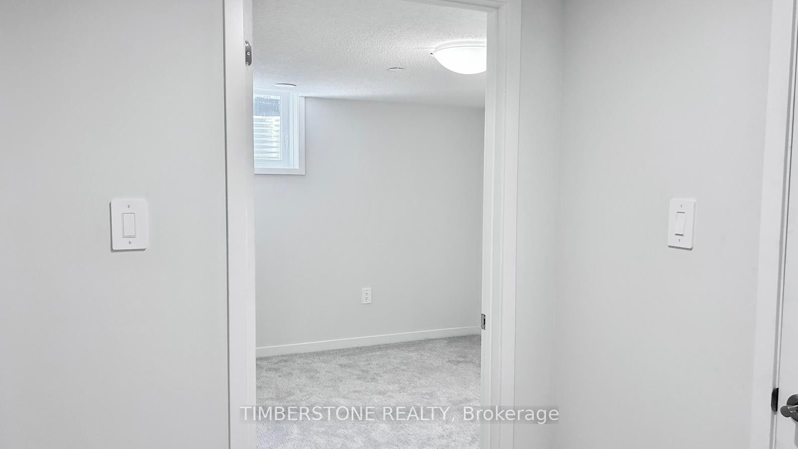 21 Honeycrisp Crescent 40 Property Photo 14