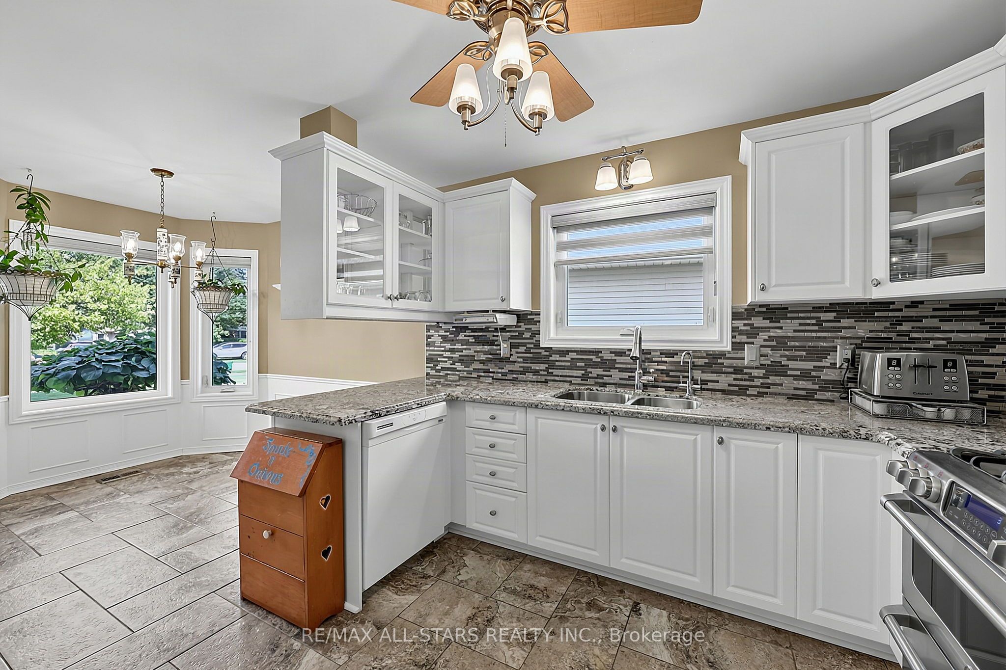 117 Riverglen Drive Property Photo 12