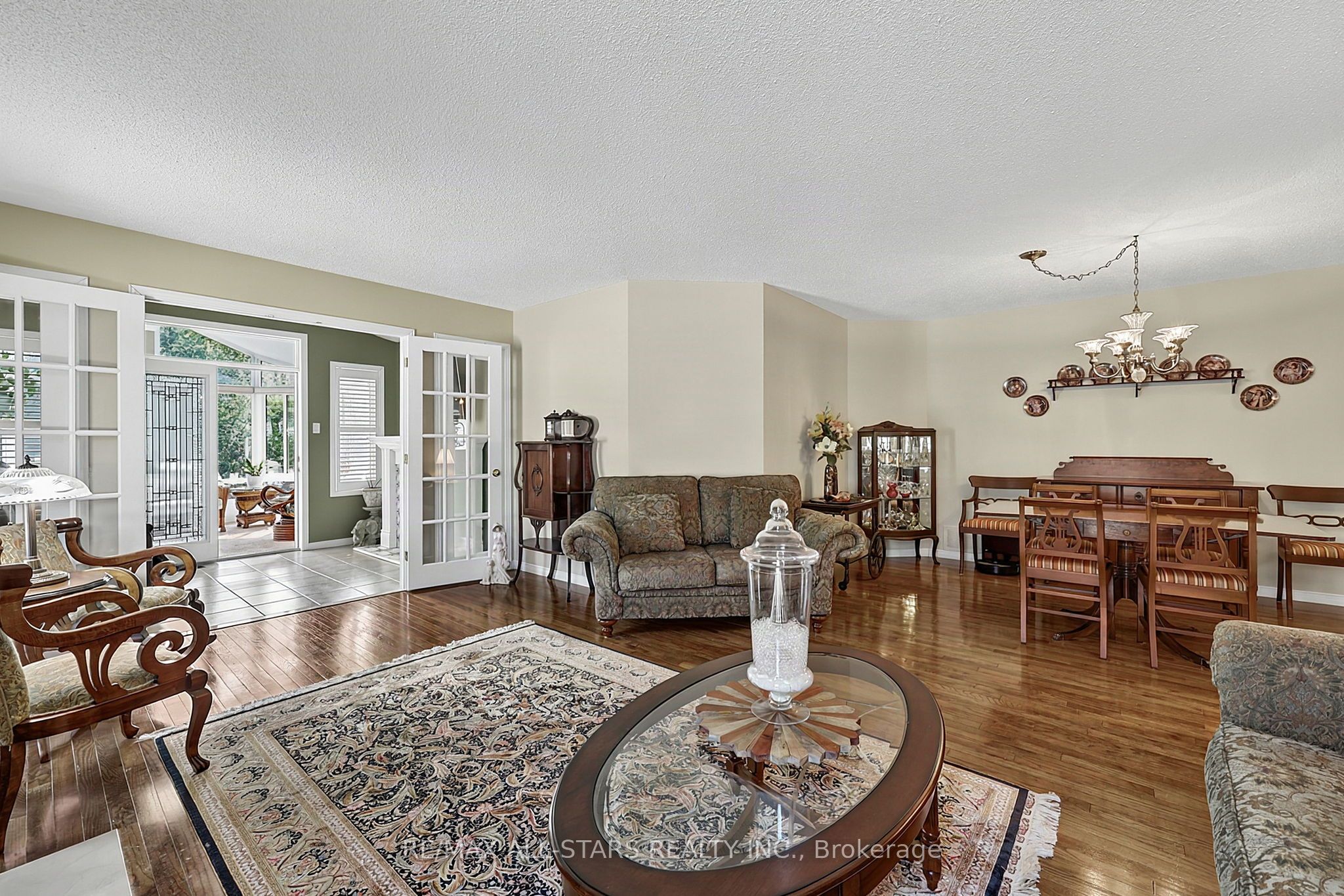 117 Riverglen Drive Property Photo 15