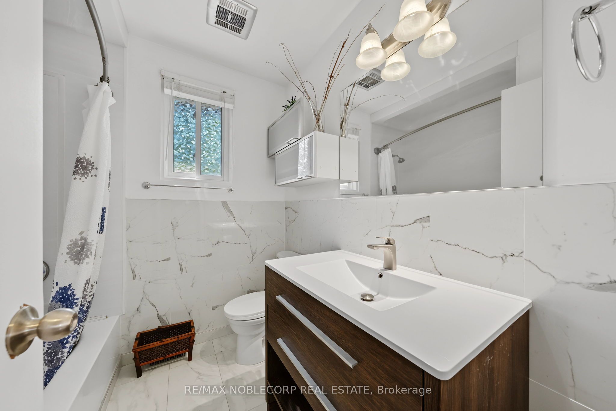 166 Collings Avenue Property Photo 17