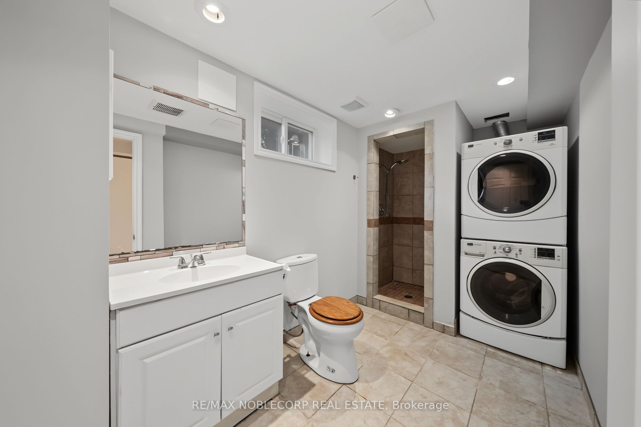 166 Collings Avenue Property Photo 26