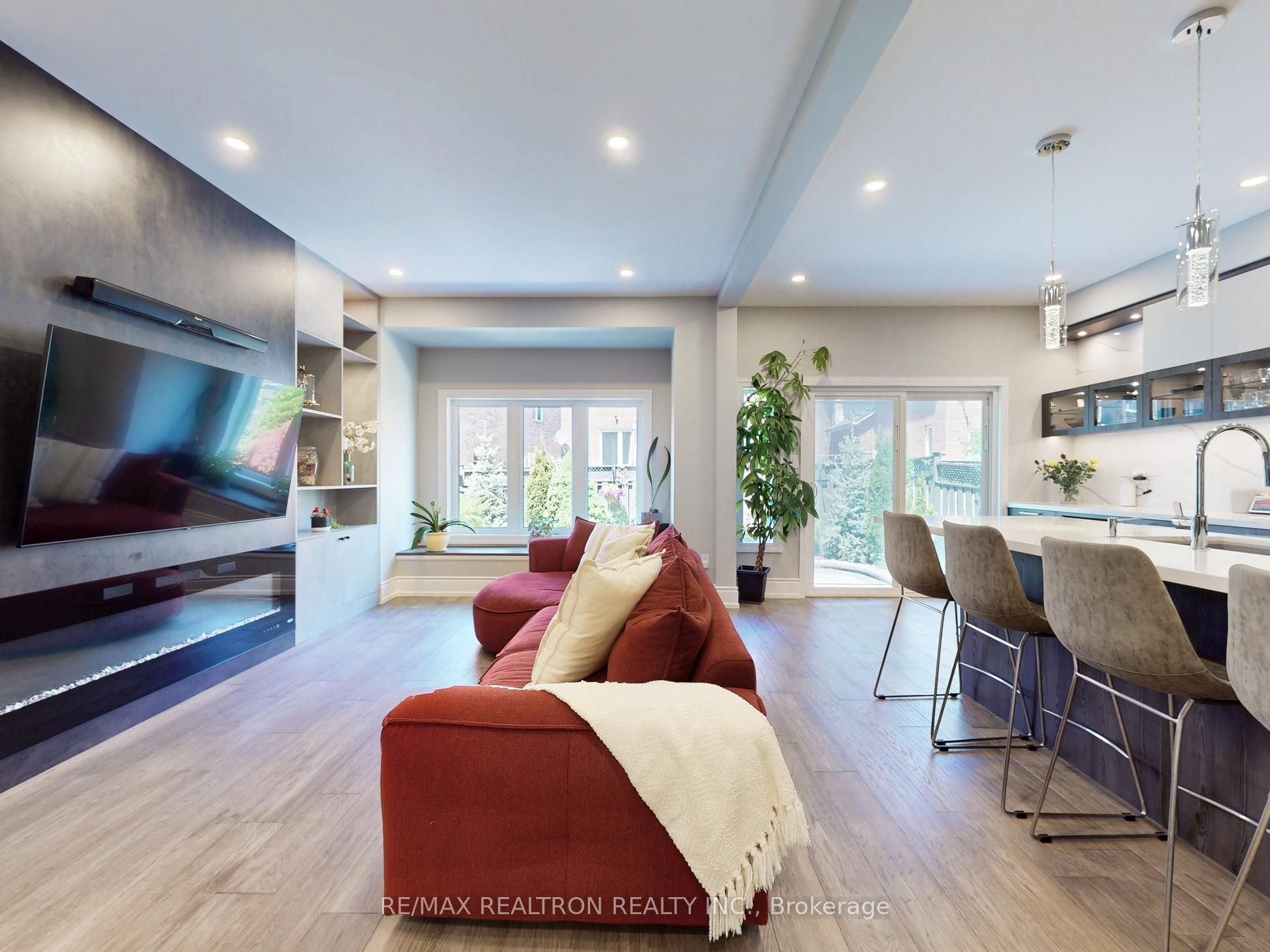 115 Bentoak Crescent Property Photo 4
