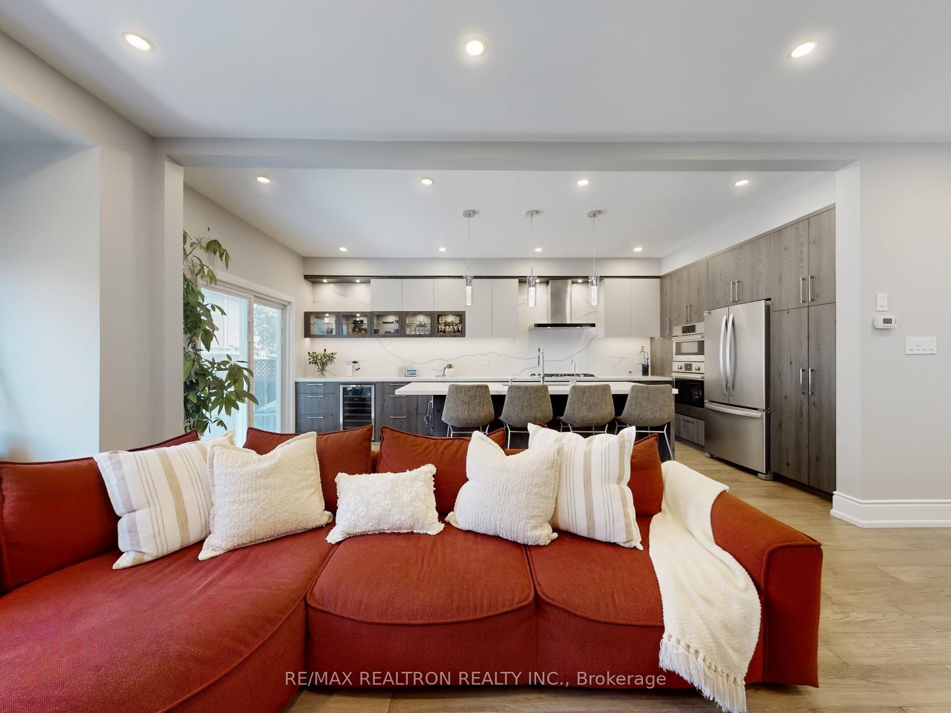 115 Bentoak Crescent Property Photo 6