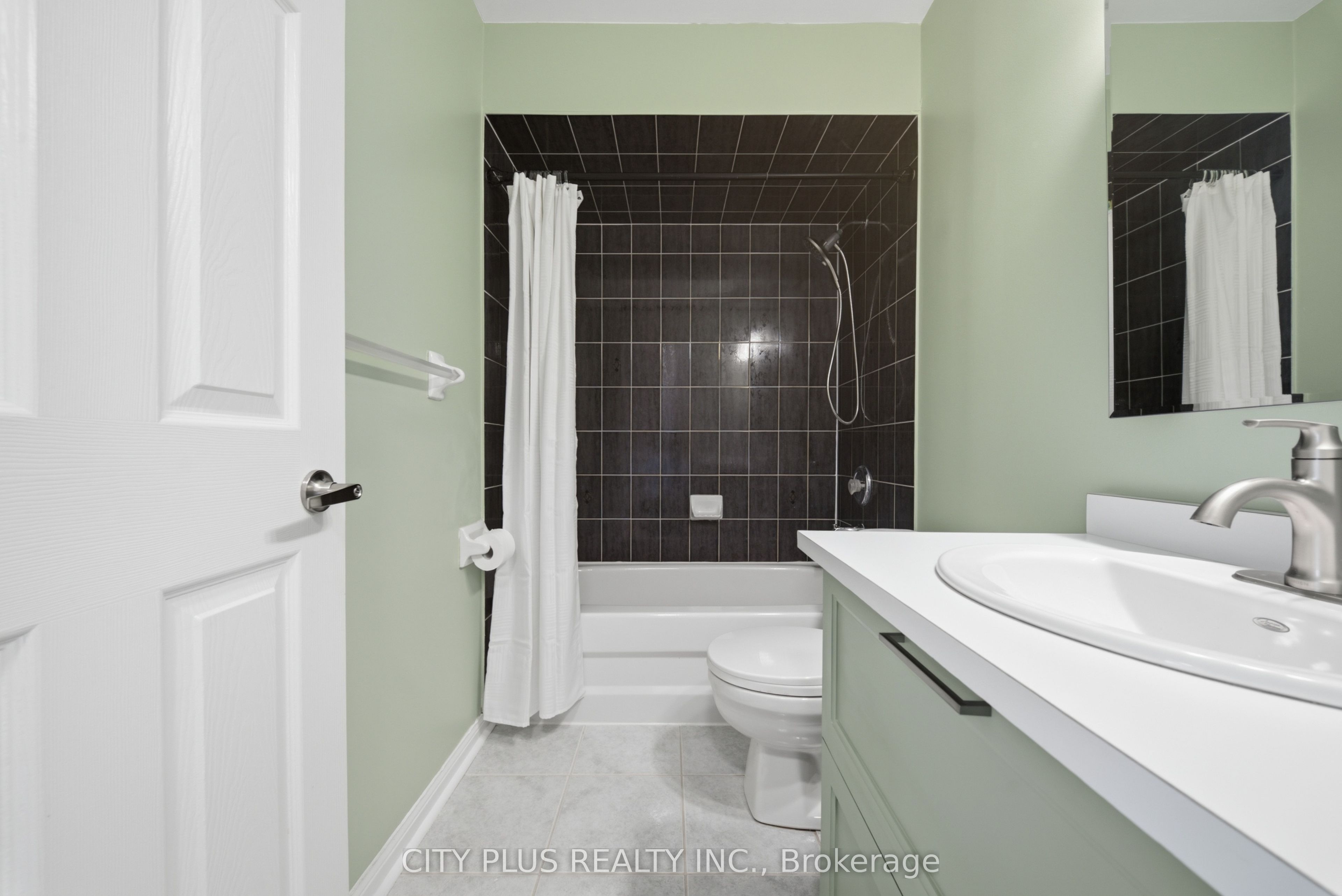 21 St. Moritz Way 3a Property Photo 18