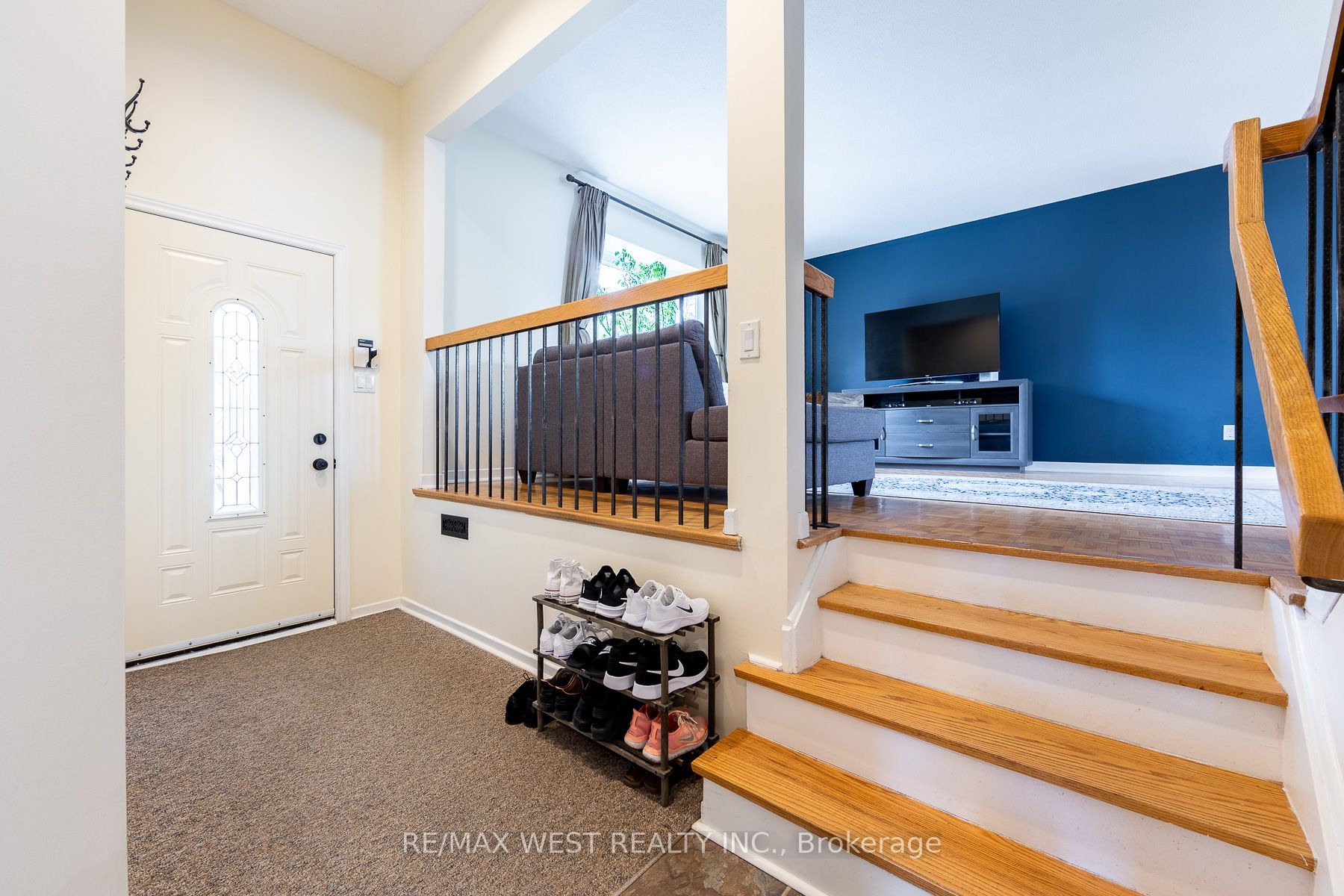 20 Sanderson Crescent Property Photo 5
