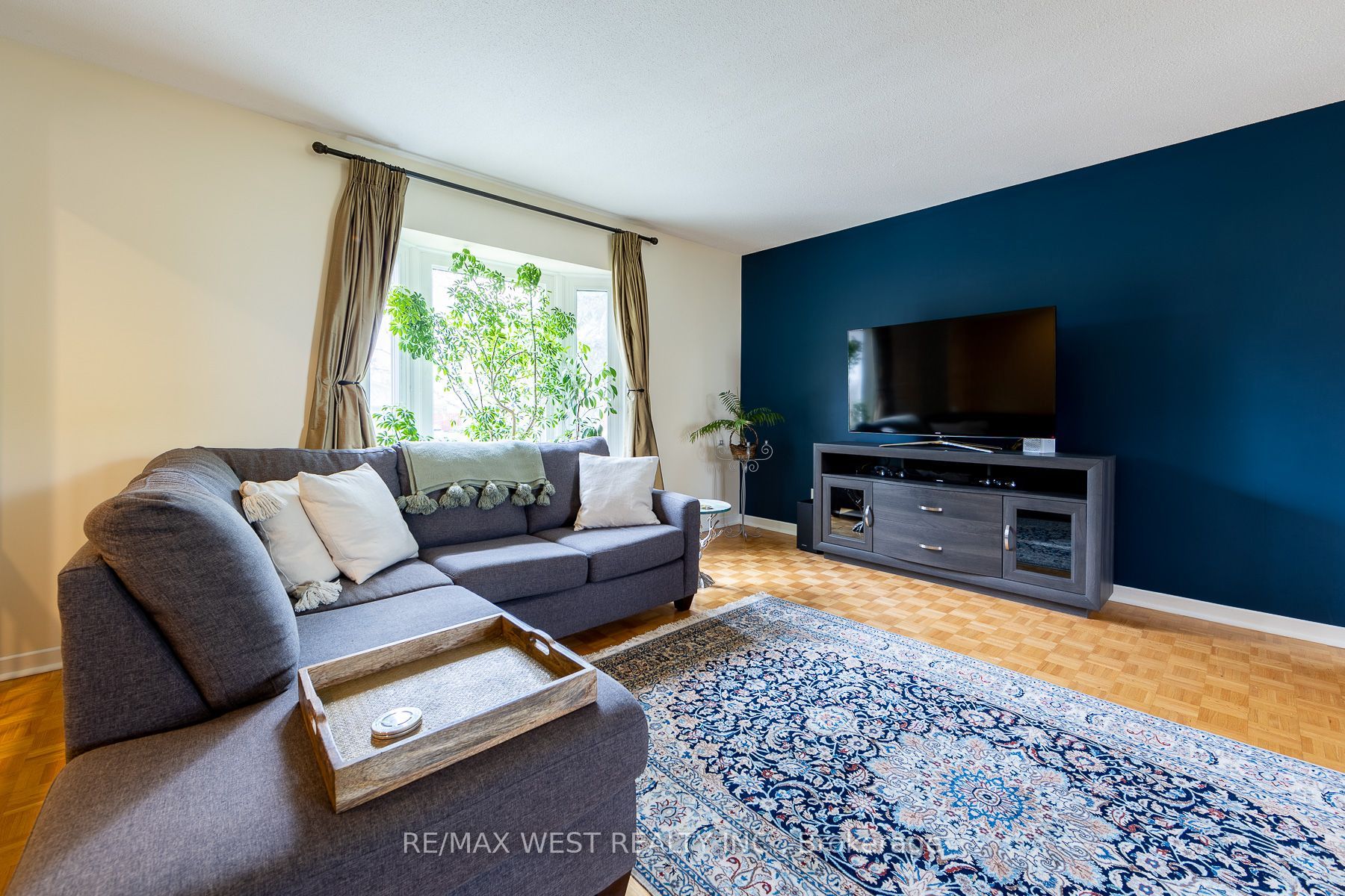 20 Sanderson Crescent Property Photo 6