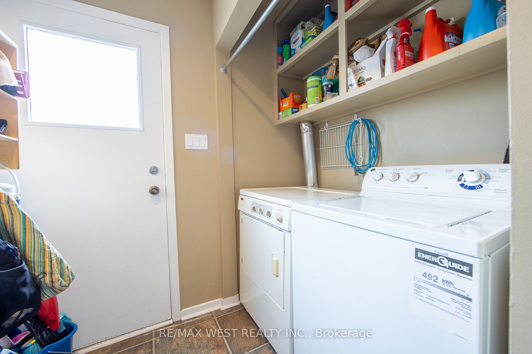20 Sanderson Crescent Property Photo 14