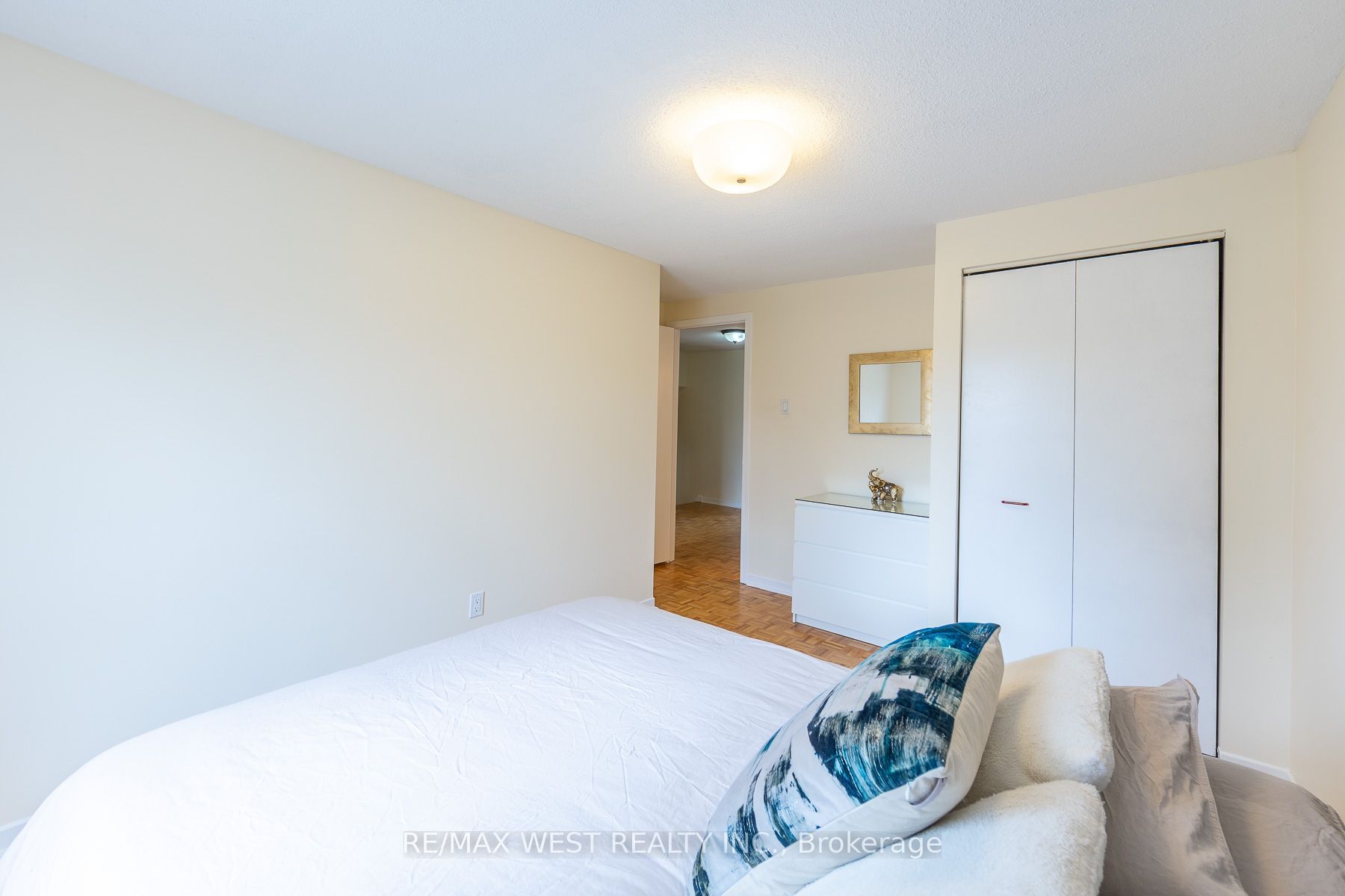 20 Sanderson Crescent Property Photo 20