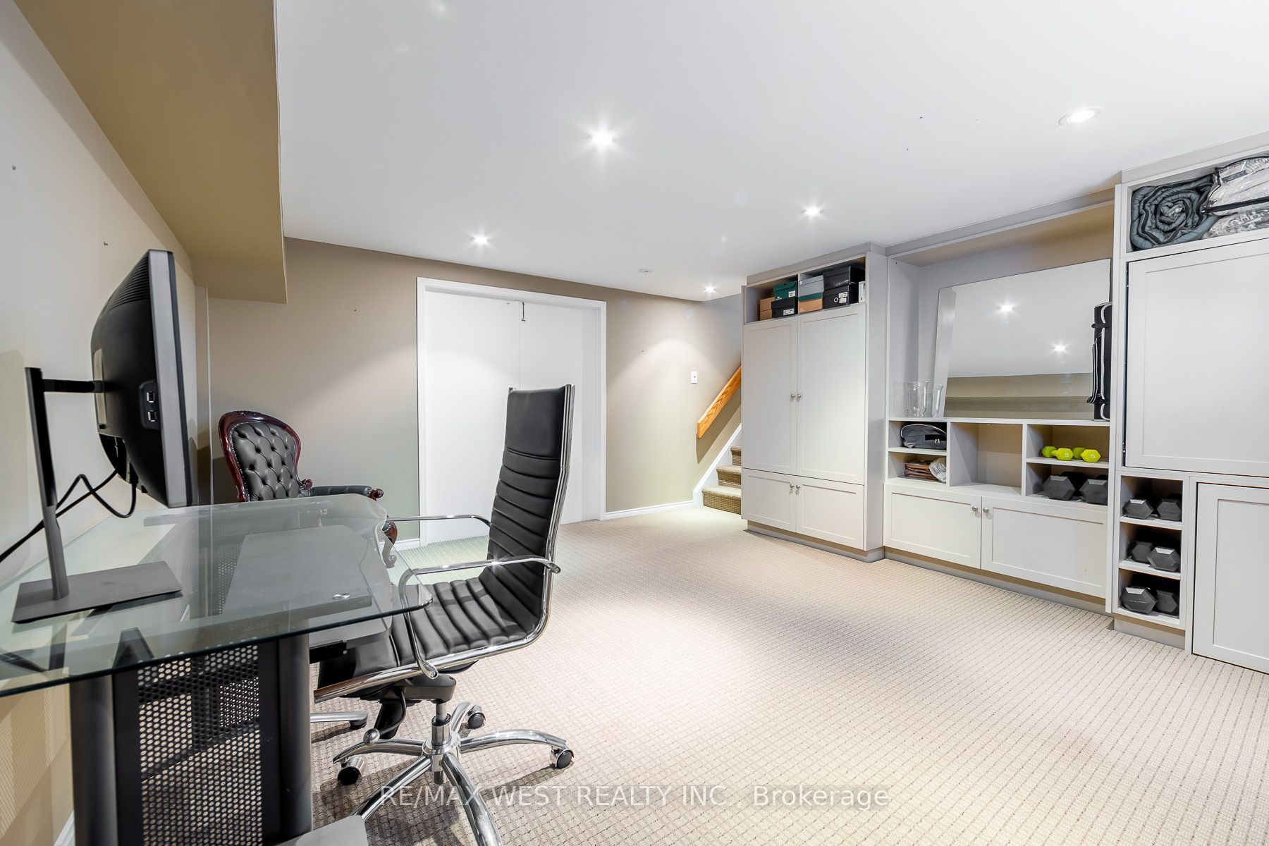 20 Sanderson Crescent Property Photo 24