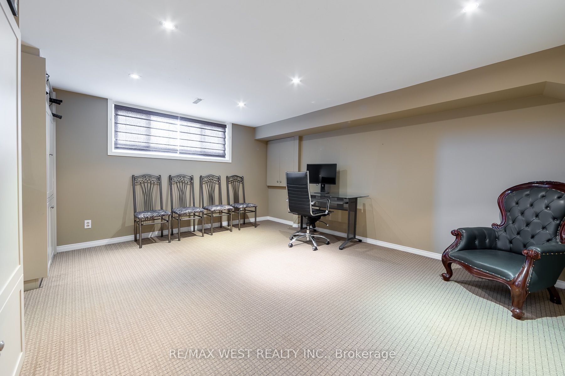 20 Sanderson Crescent Property Photo 25