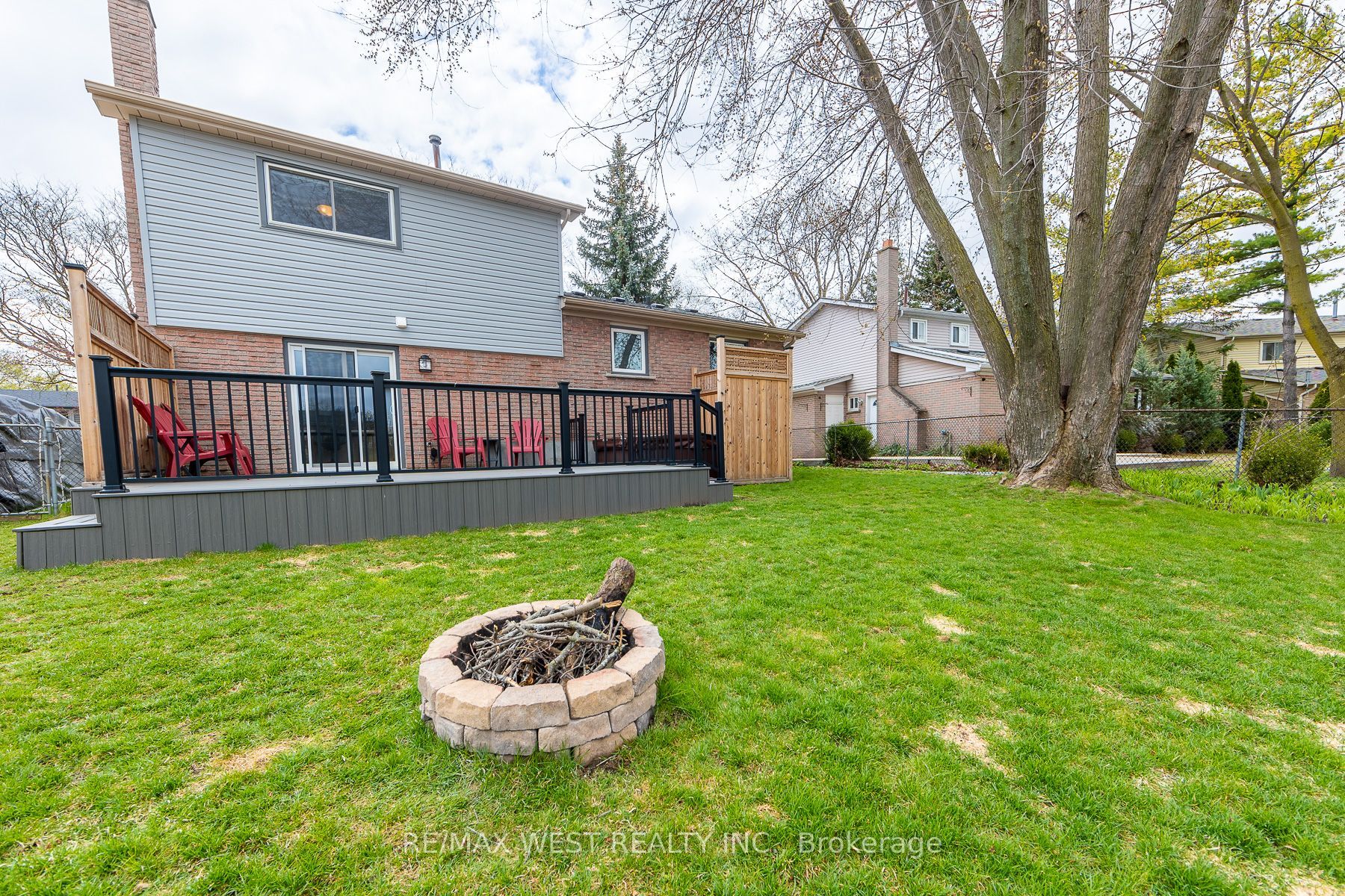 20 Sanderson Crescent Property Photo 31