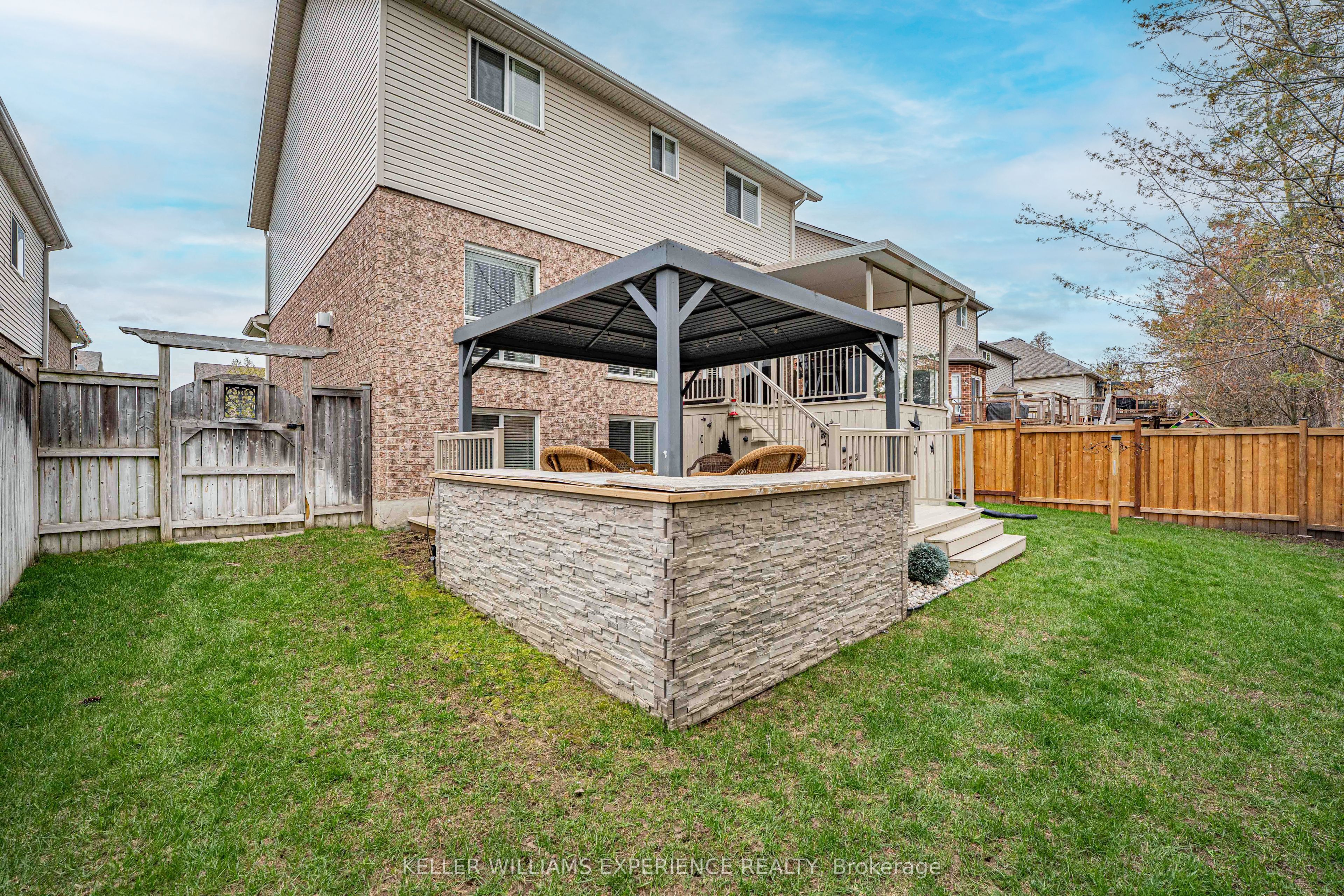 87 Armeda Clow Crescent Property Photo 39
