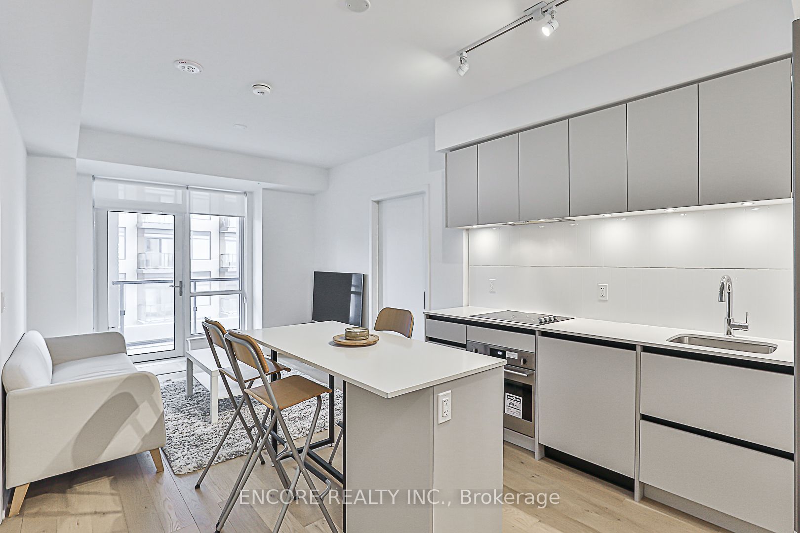 7950 Bathurst Street B502 Property Photo 6