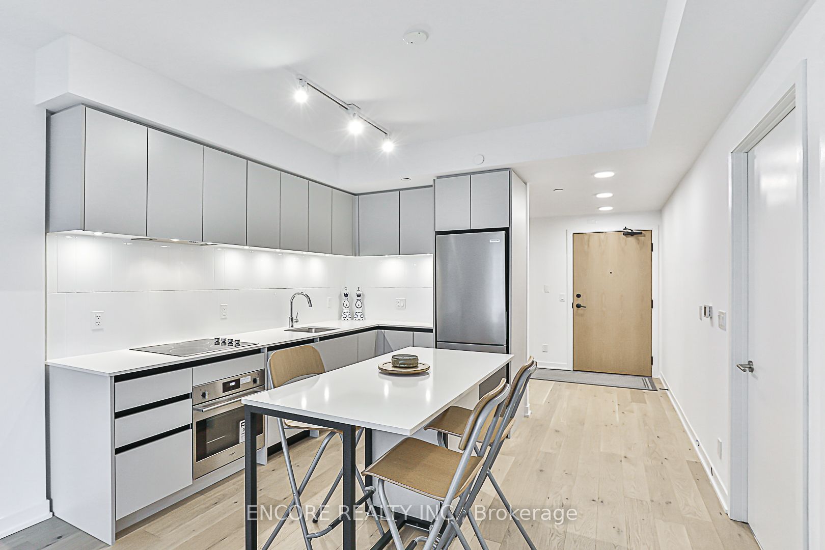 7950 Bathurst Street B502 Property Photo 9