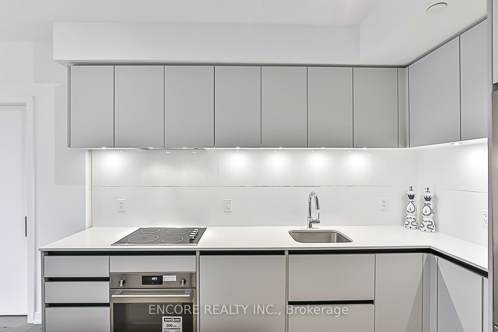 7950 Bathurst Street B502 Property Photo 11