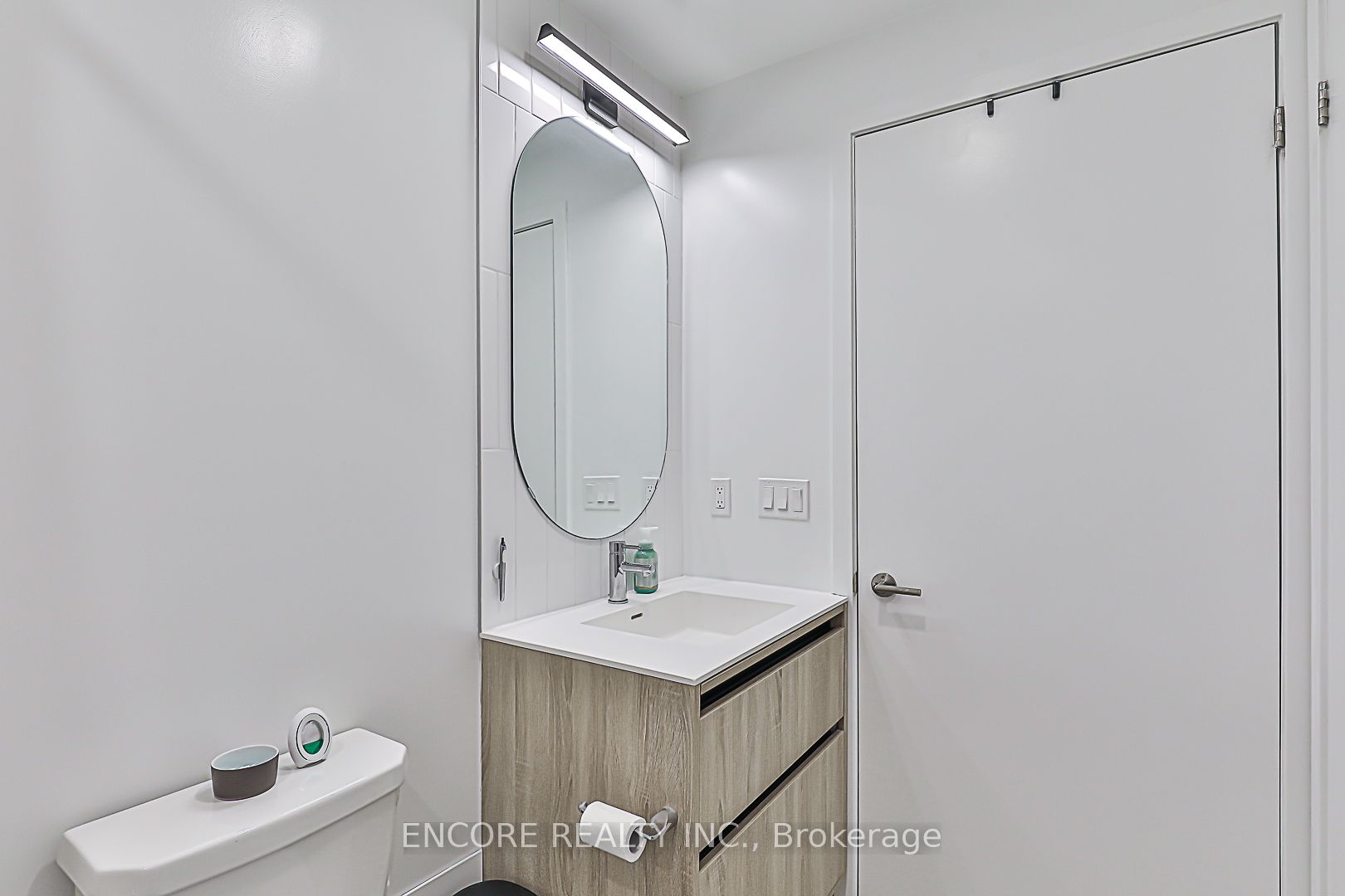 7950 Bathurst Street B502 Property Photo 23