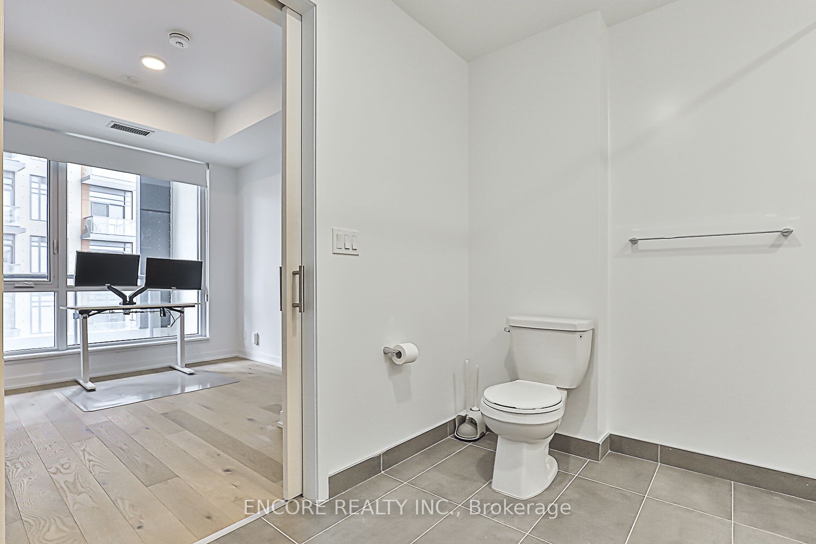 7950 Bathurst Street B502 Property Photo 28
