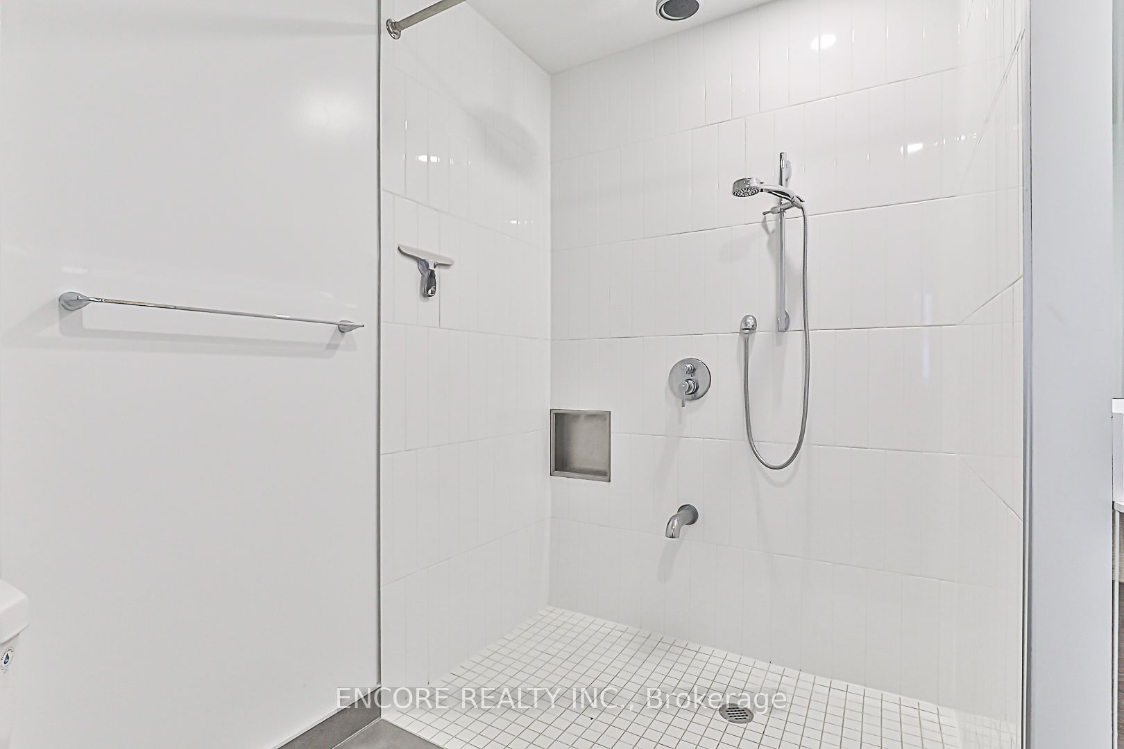 7950 Bathurst Street B502 Property Photo 29
