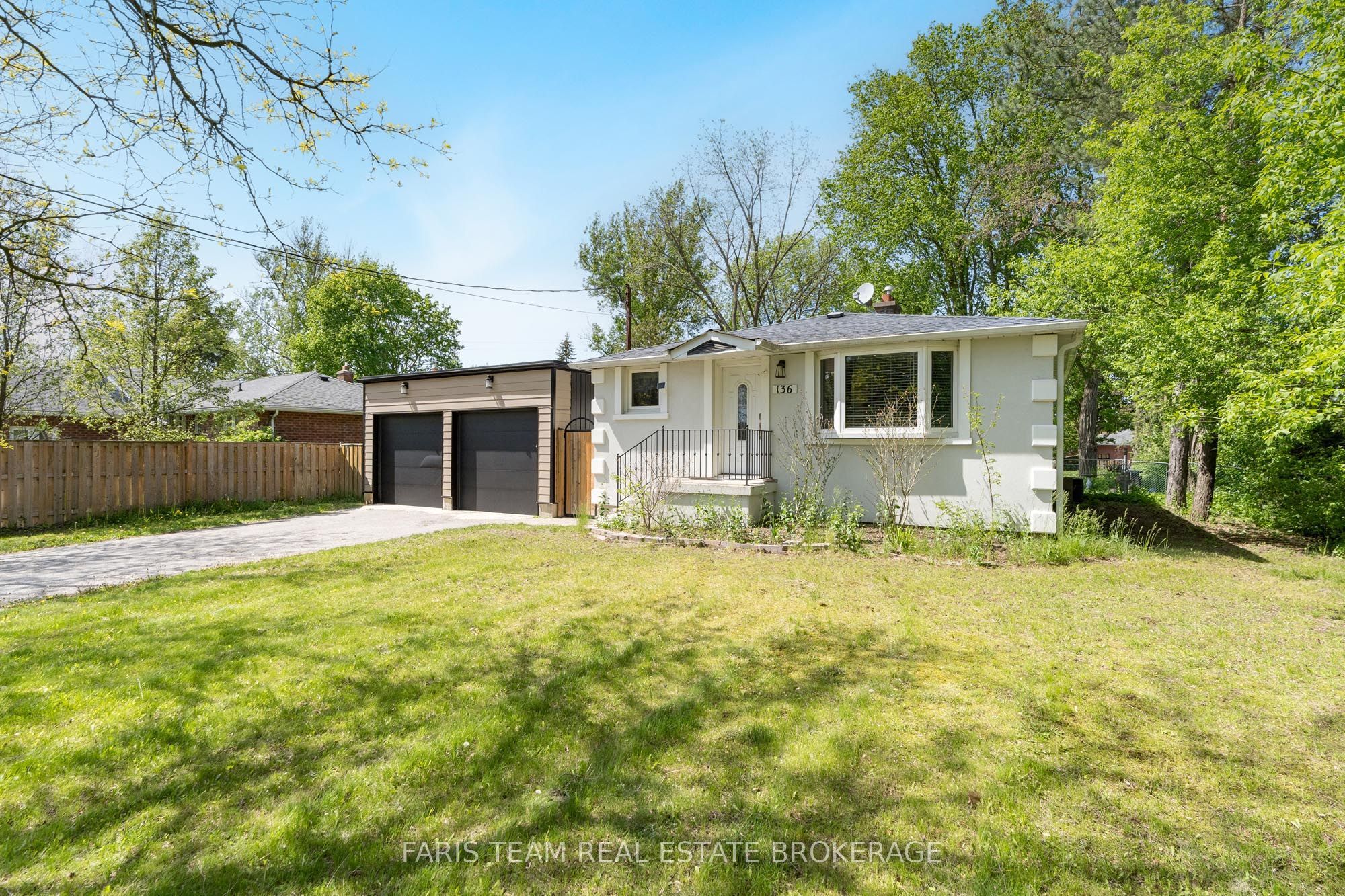 136 Oriole Drive Property Photo 1