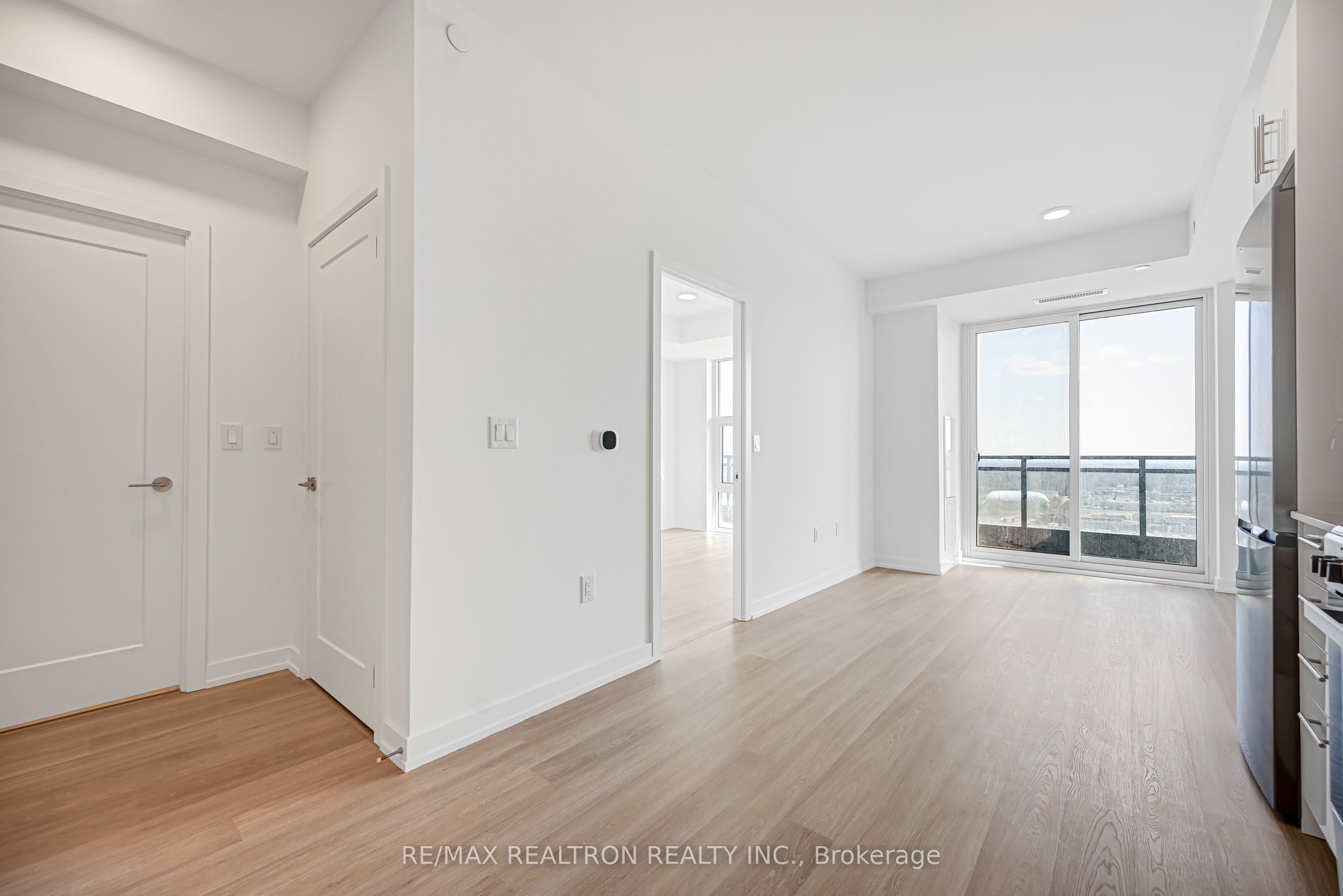 9751 Markham Road B2008 Property Photo 14