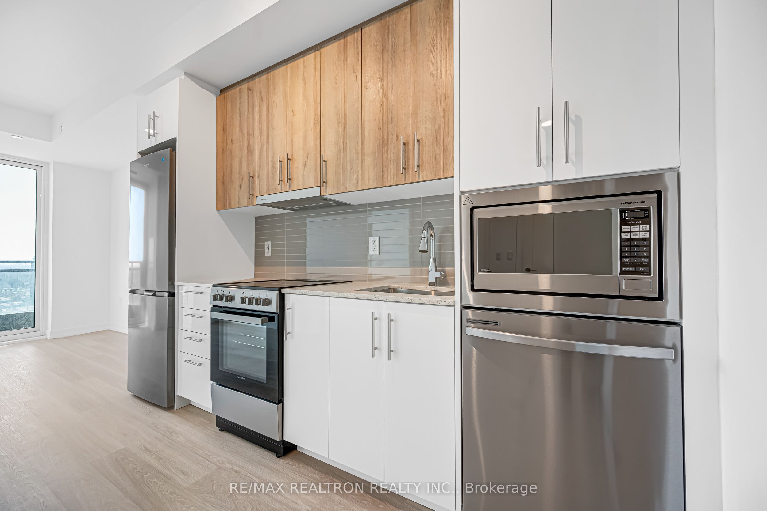 9751 Markham Road B2008 Property Photo 15