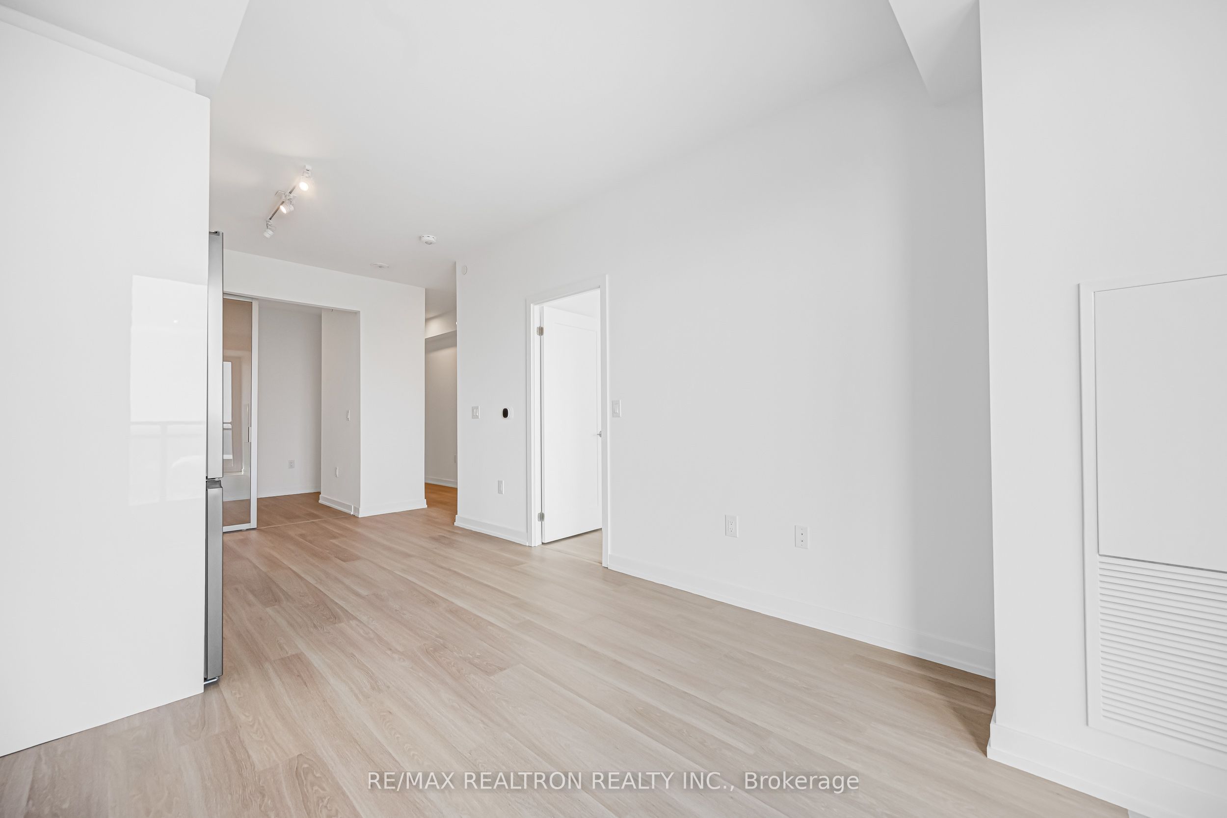 9751 Markham Road B2008 Property Photo 20