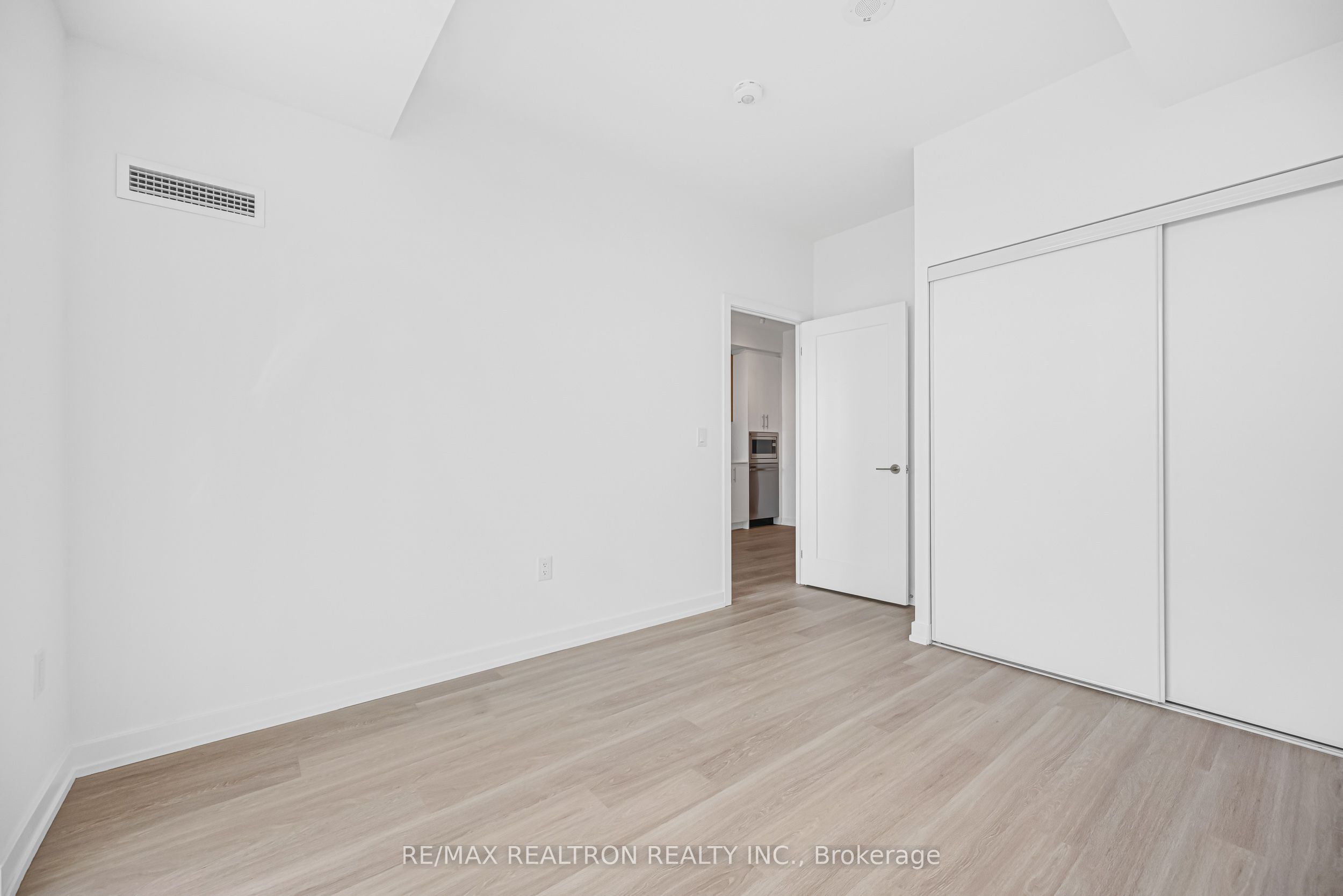 9751 Markham Road B2008 Property Photo 26