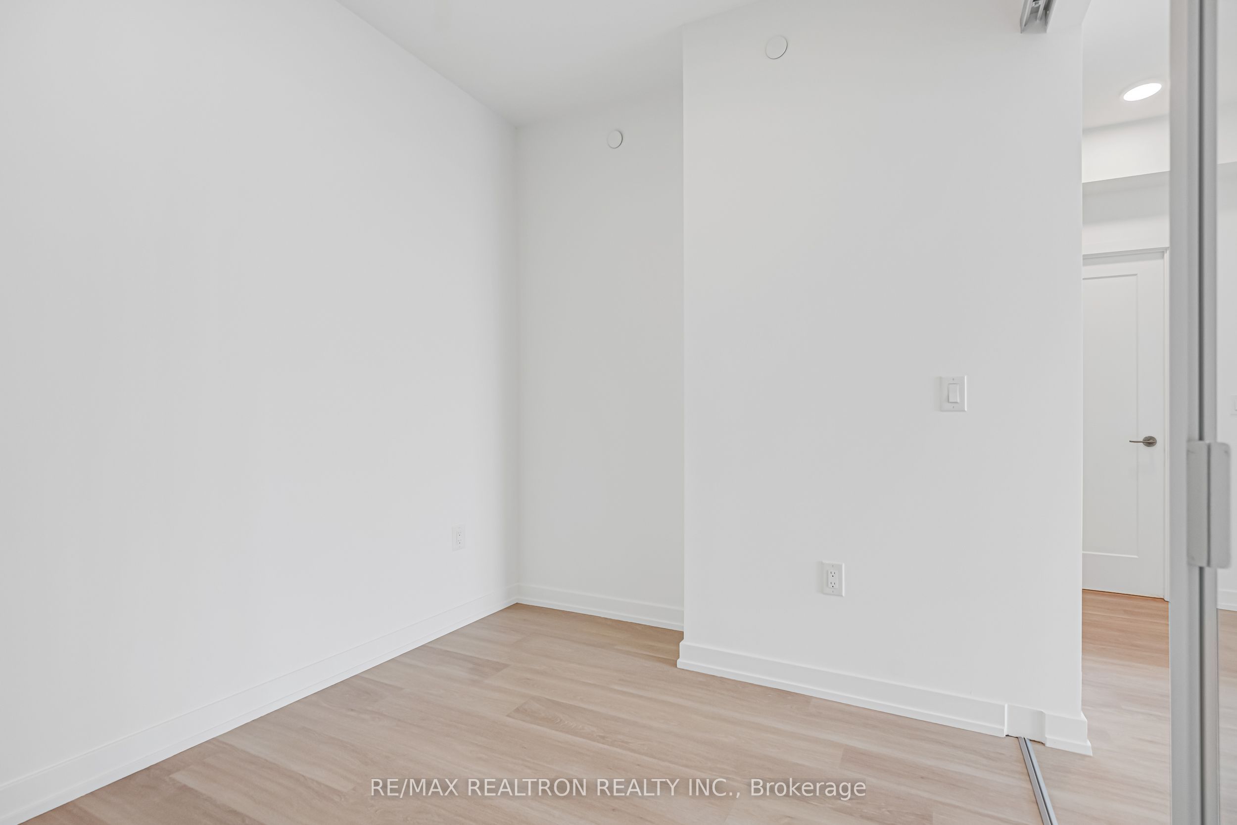 9751 Markham Road B2008 Property Photo 29