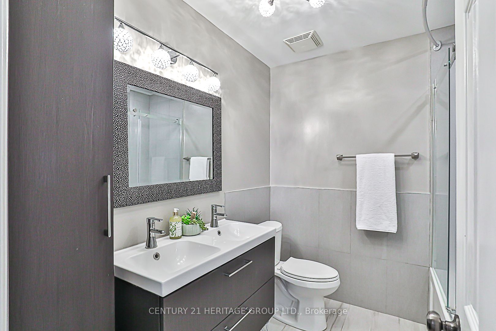 310 Chambers Crescent Property Photo 20