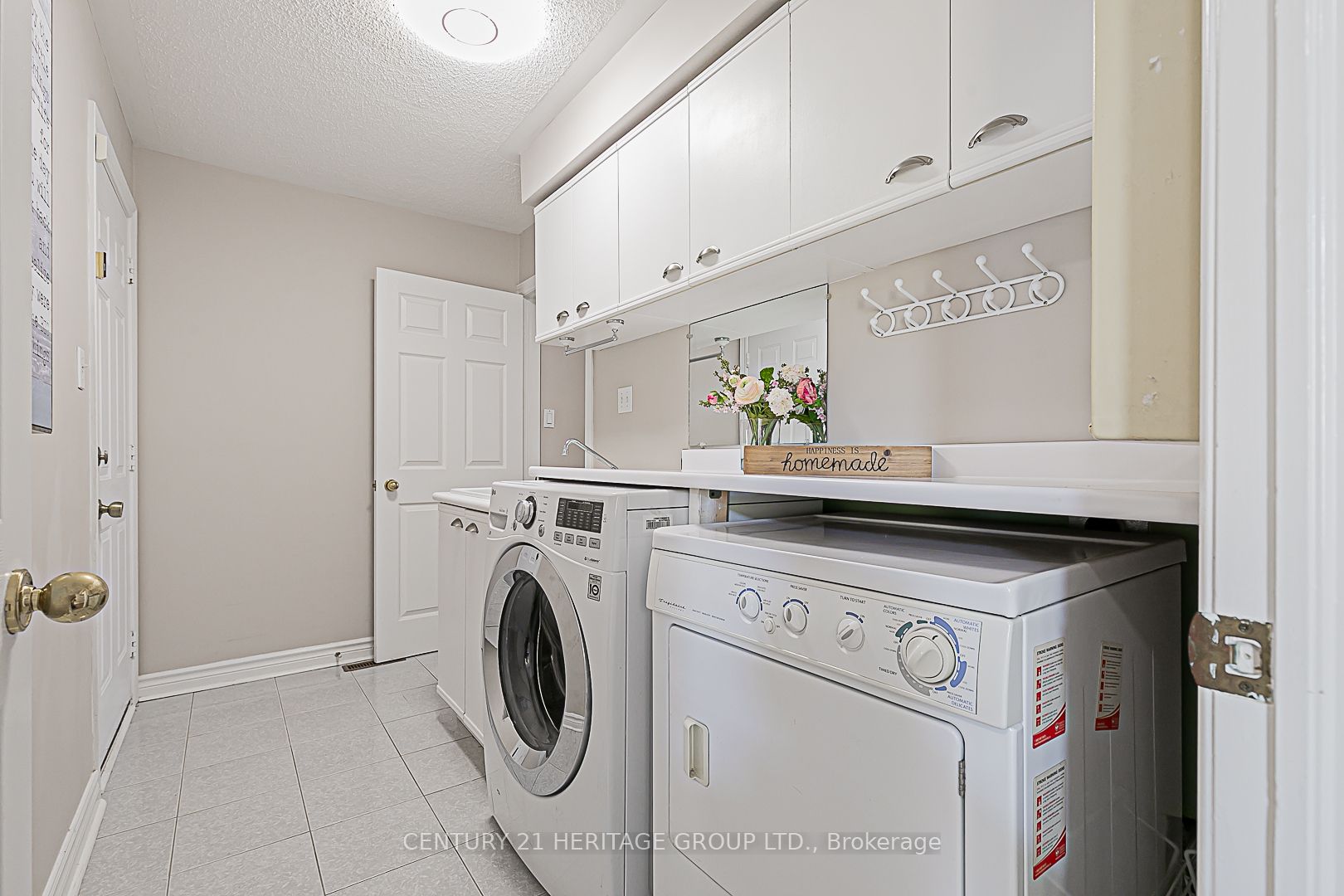310 Chambers Crescent Property Photo 21