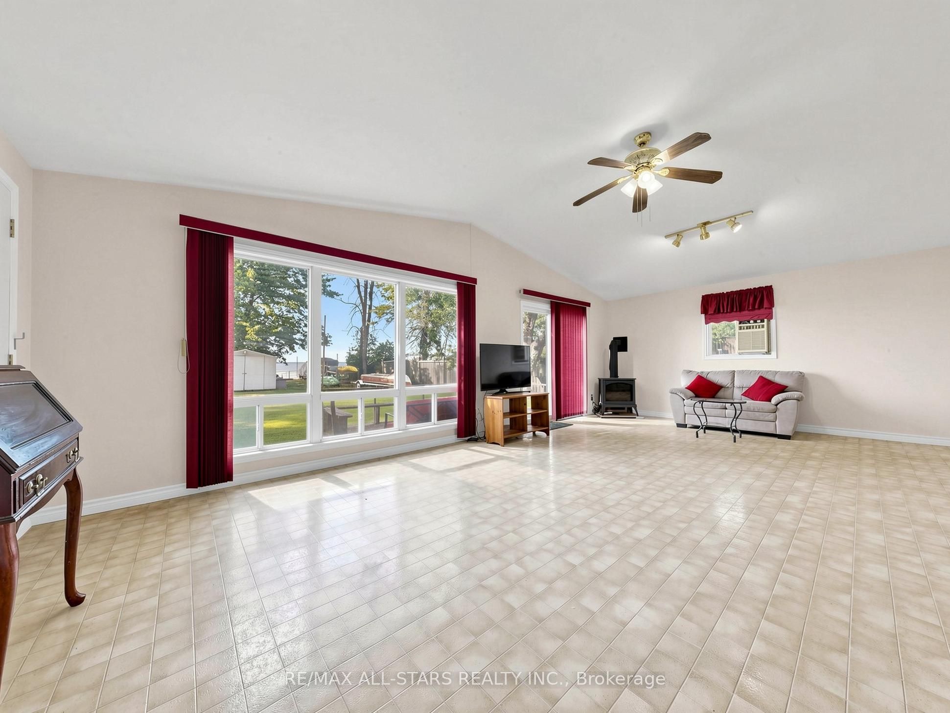 62 Irving Drive Property Photo 5