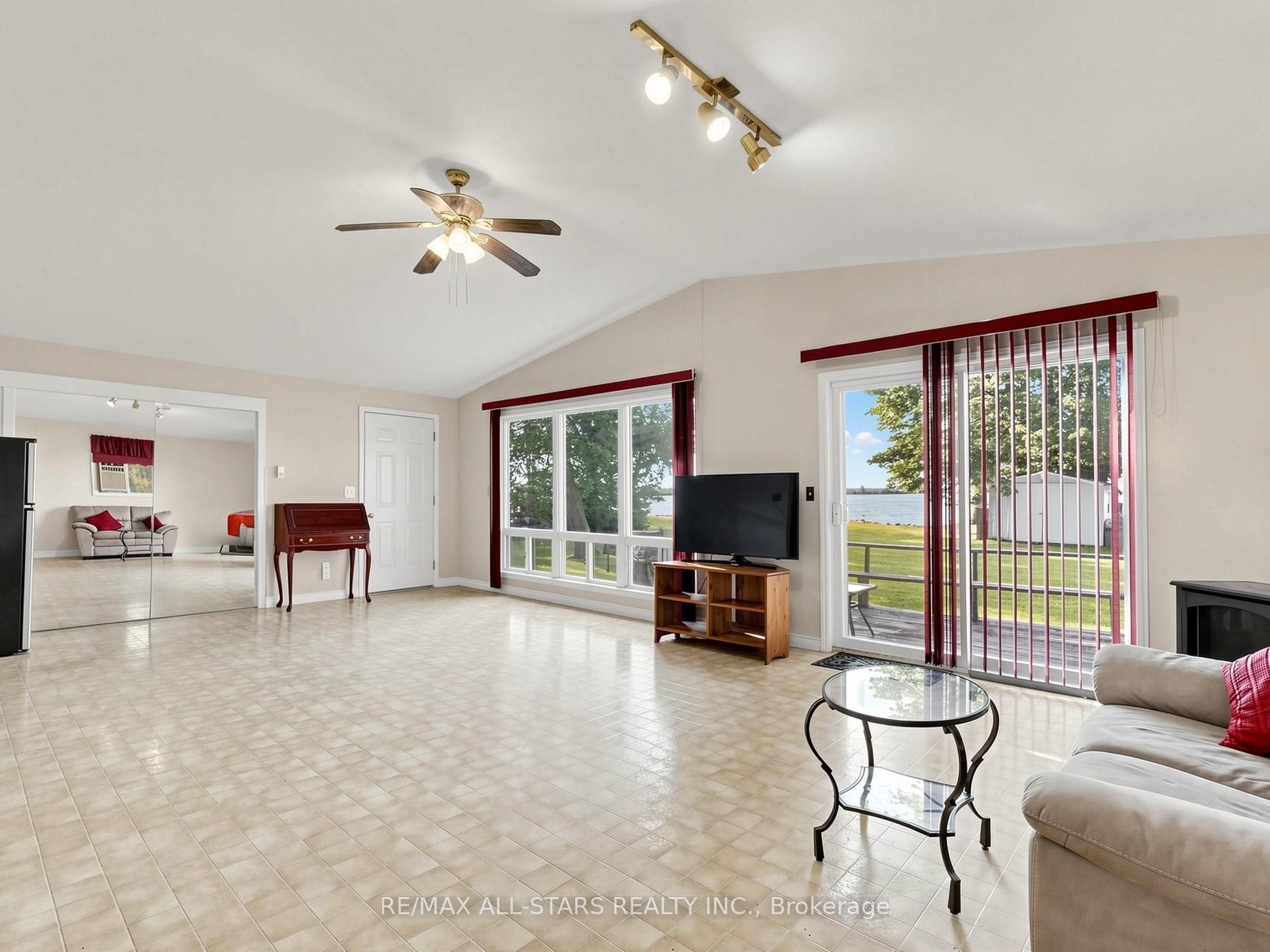 62 Irving Drive Property Photo 6
