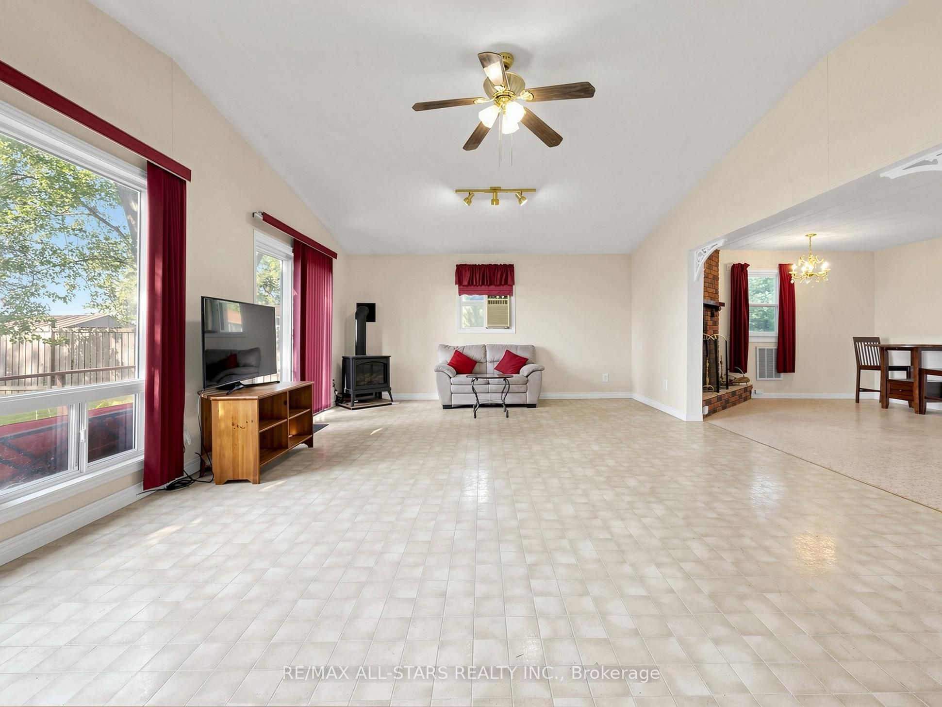 62 Irving Drive Property Photo 7