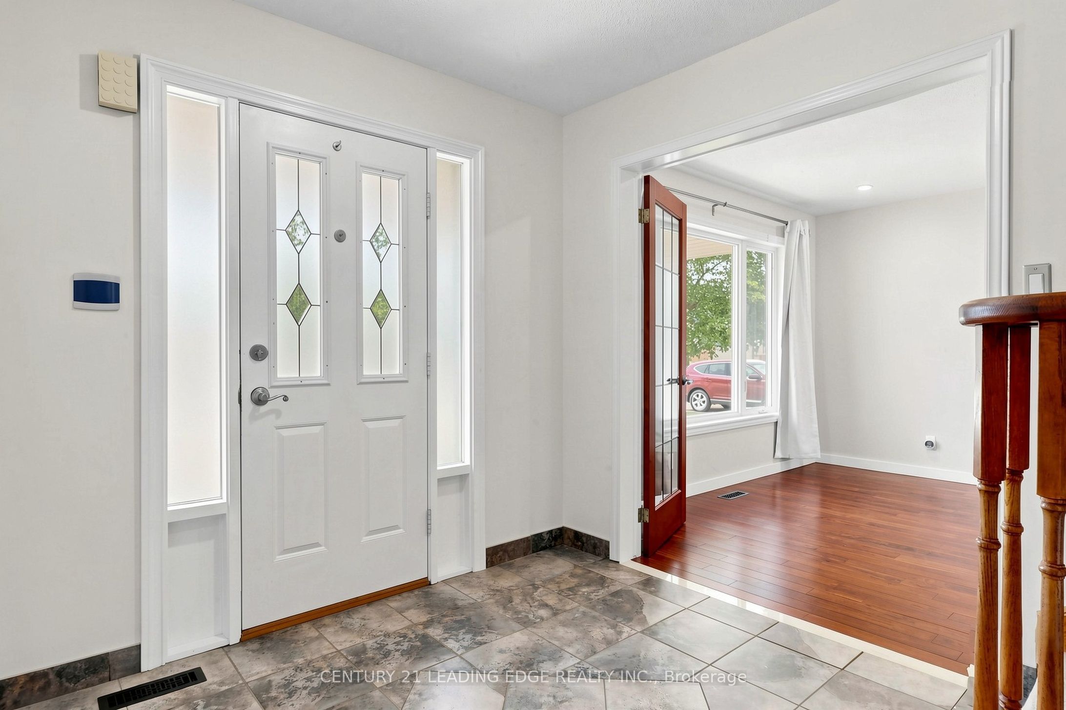 153 Natanya Boulevard Property Photo 5