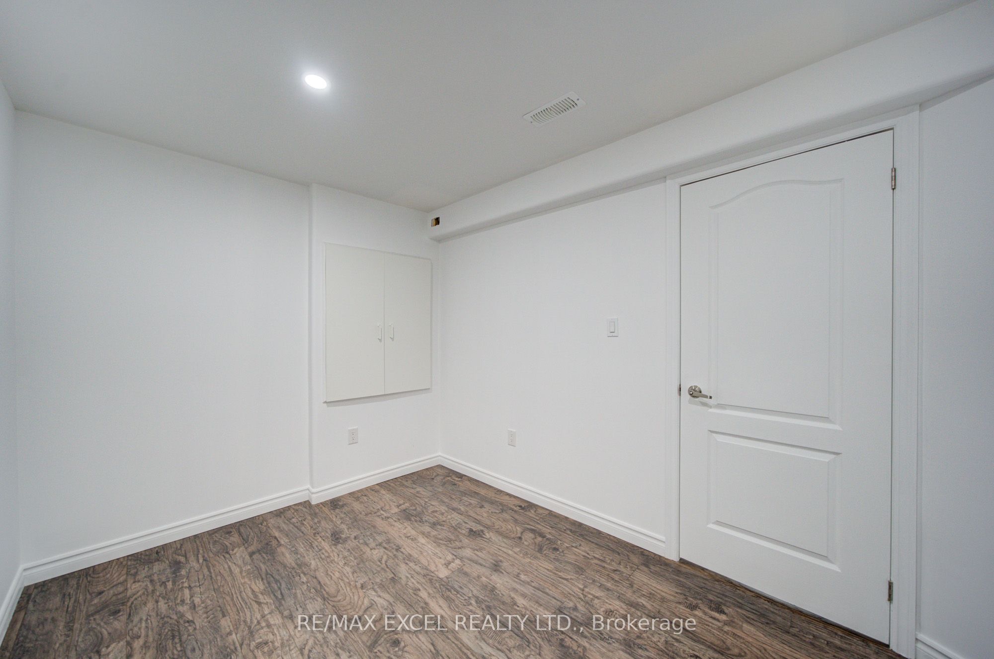 454 Bur Oak Avenue Property Photo 45