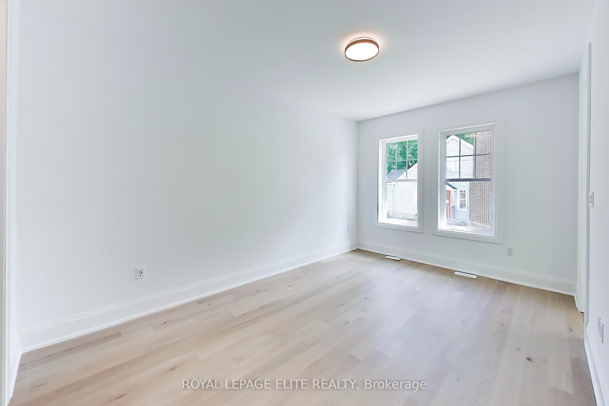 7 Dennison Street S Property Photo 23