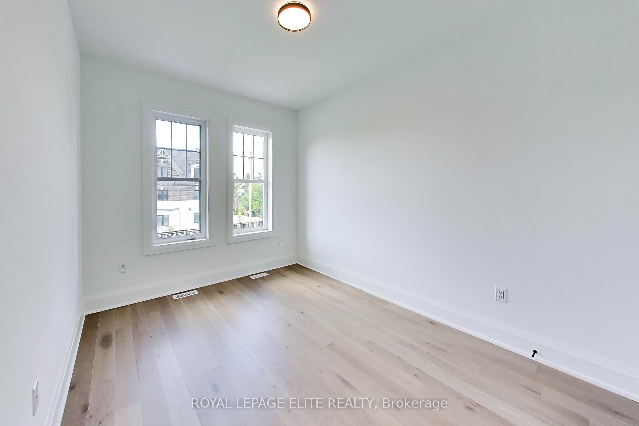 7 Dennison Street S Property Photo 32