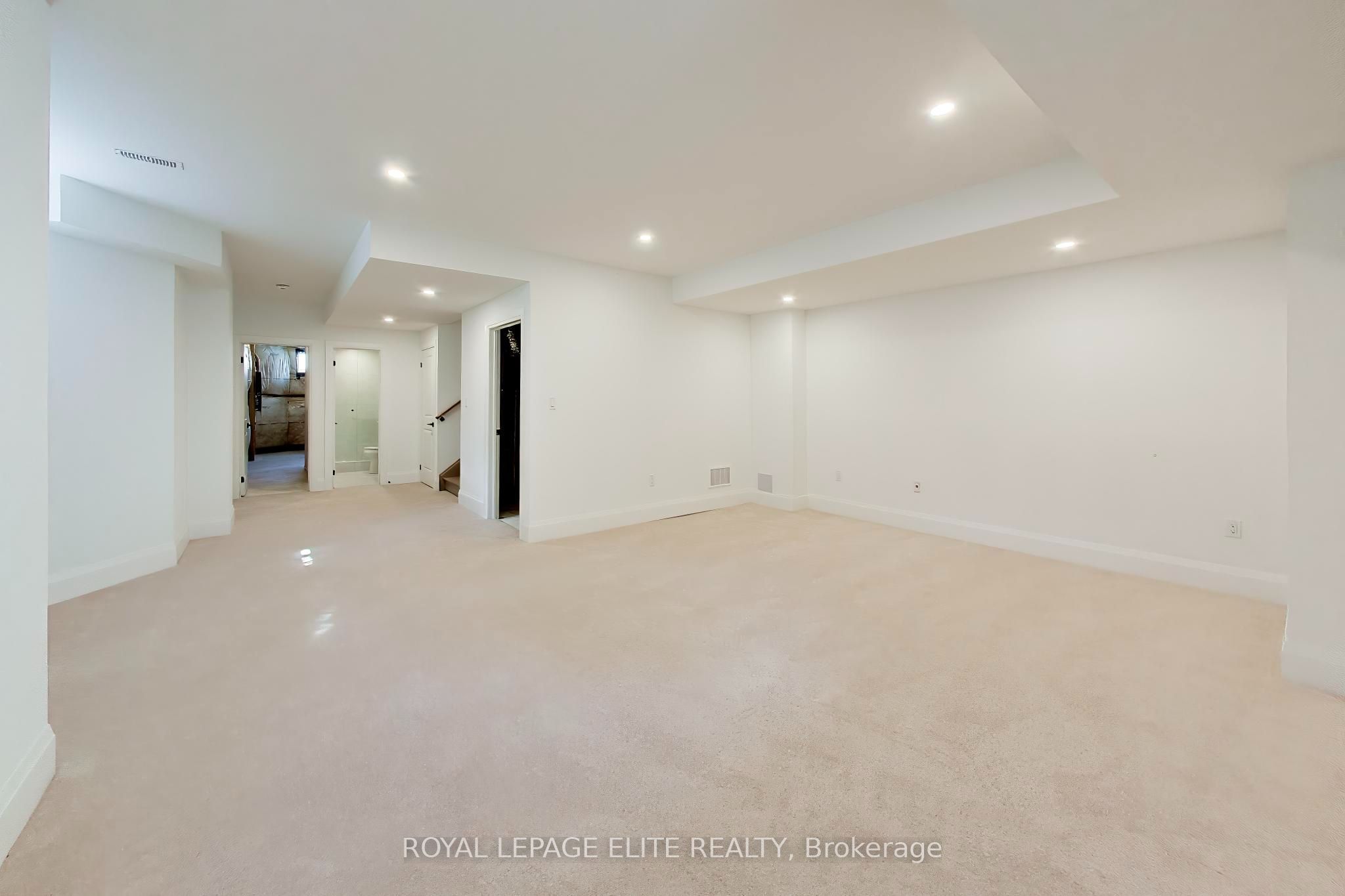 7 Dennison Street S Property Photo 42