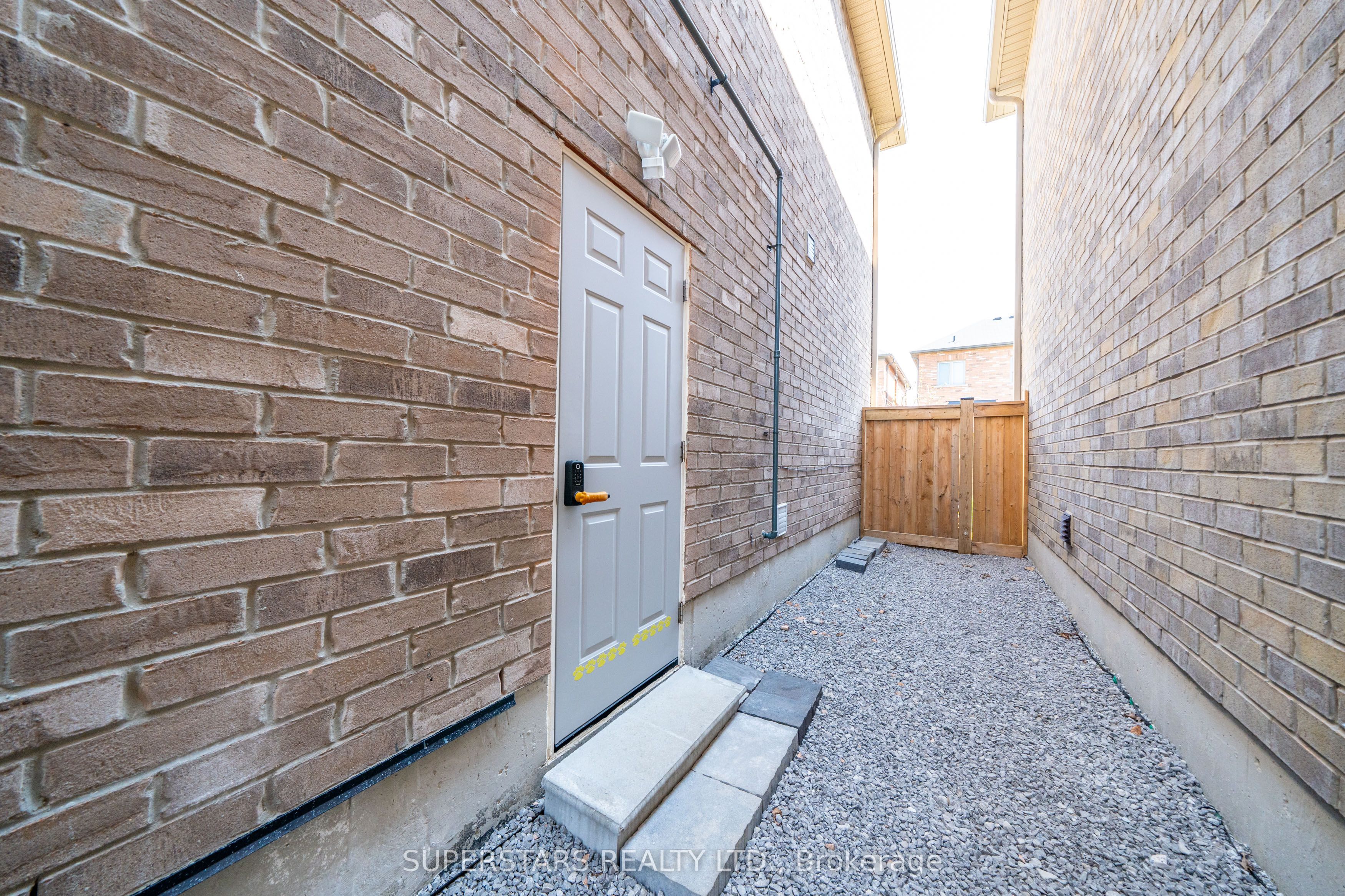 49 Birkett Way Basement Property Photo 3