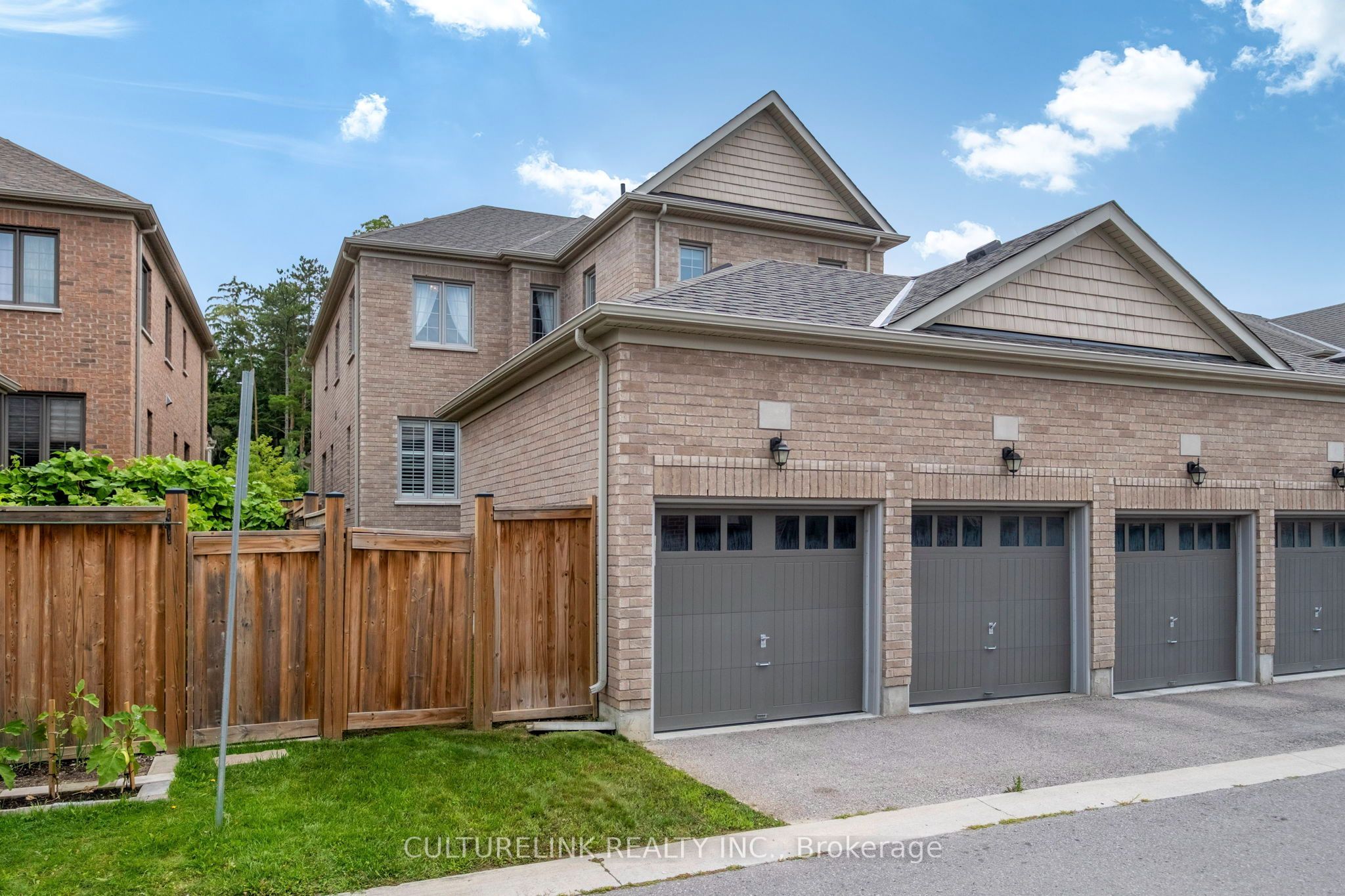 89 Sharonview Crescent Property Photo 23