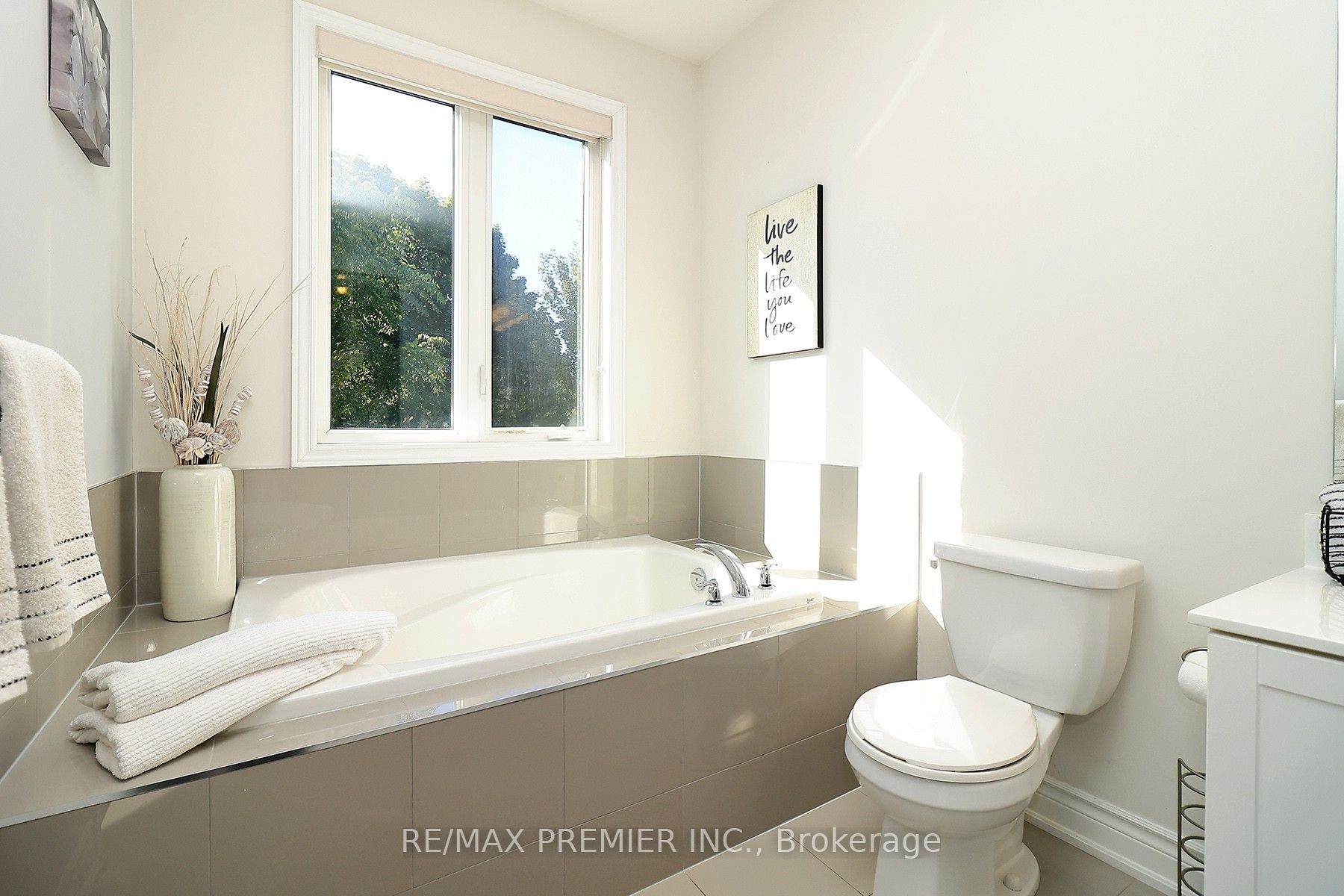 39 Caliber Court Property Photo 10