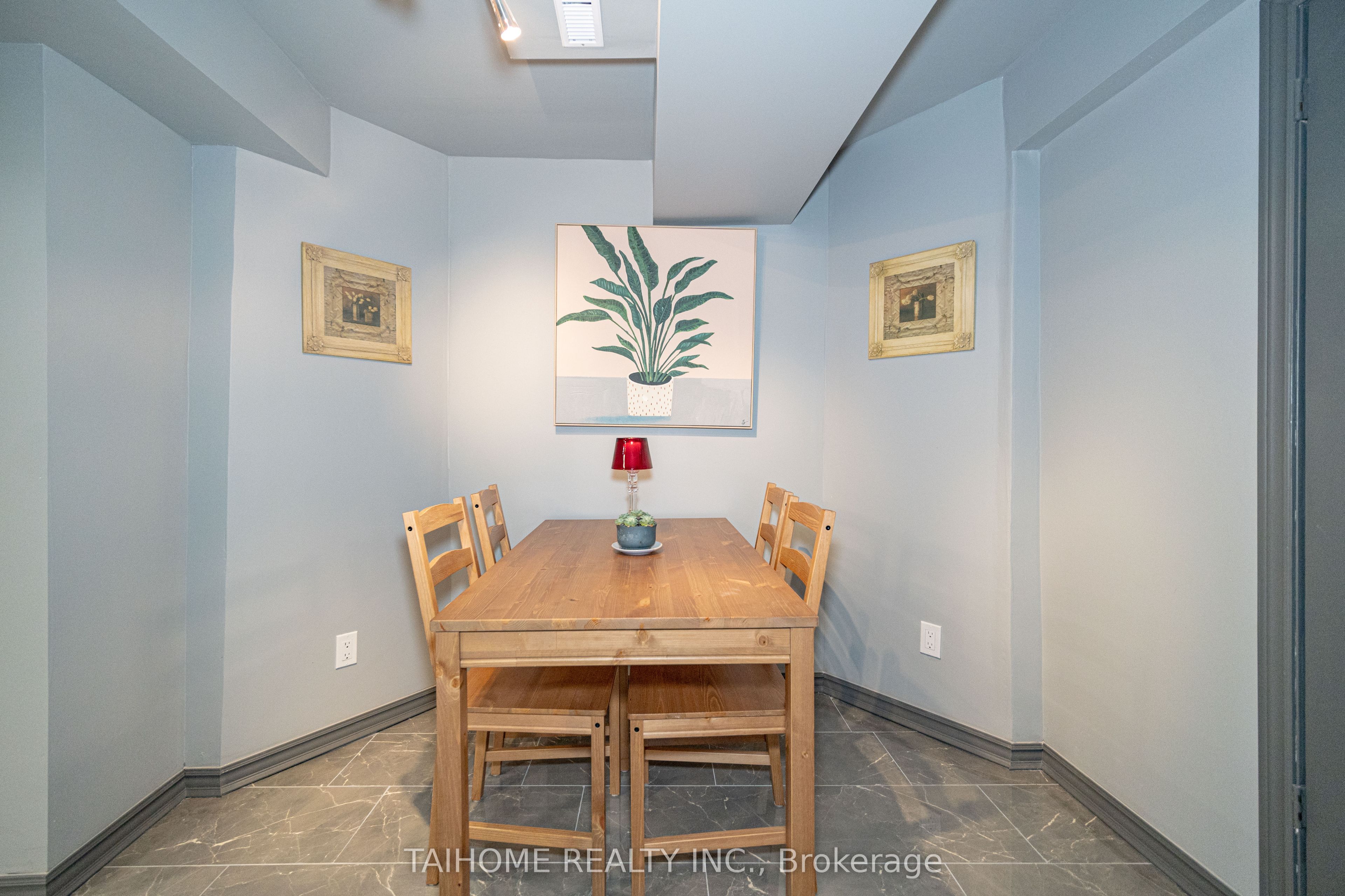 96 Lamar Street Property Photo 10