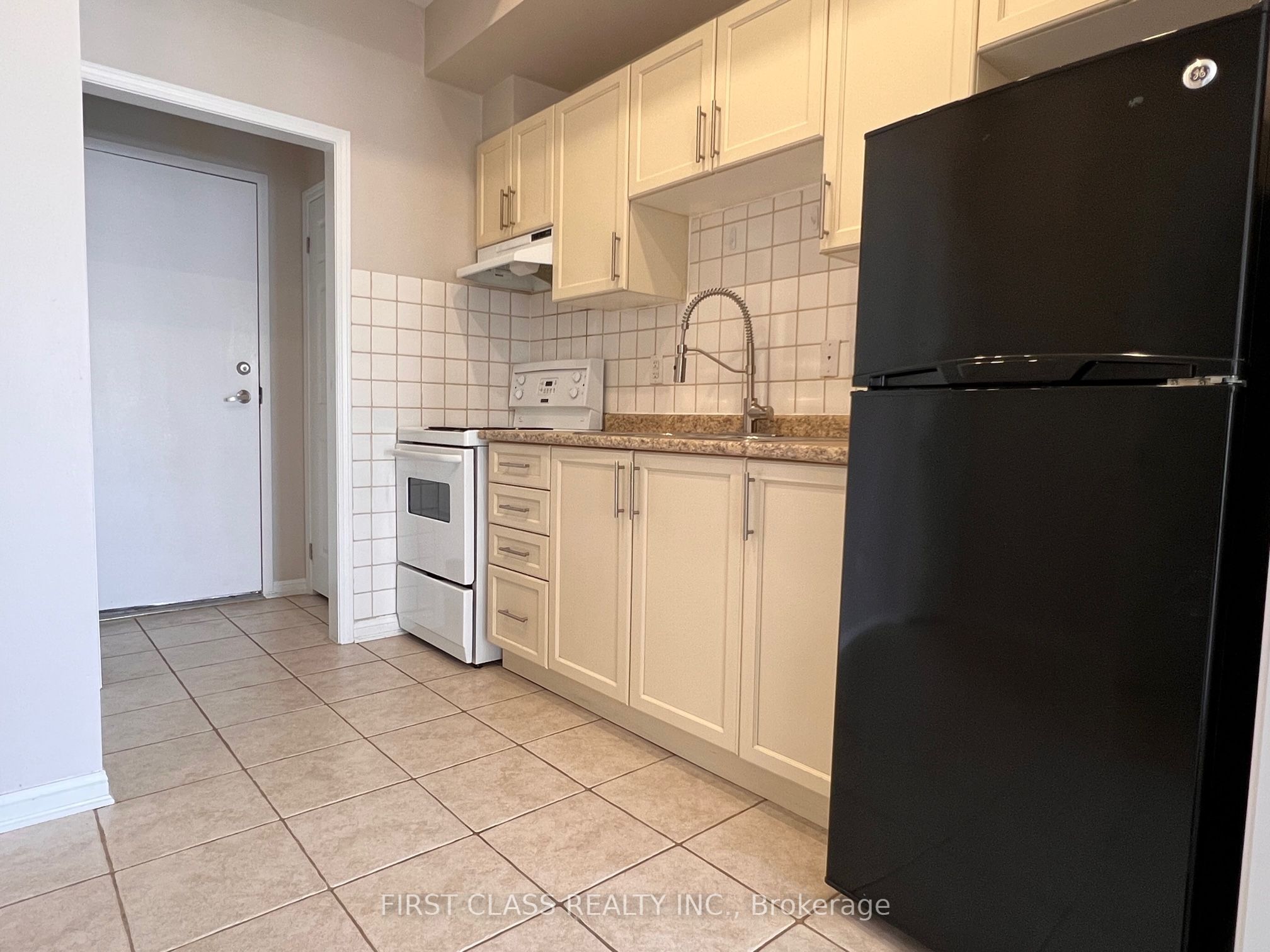 3038 Bur Oak Avenue 2 Property Photo 5