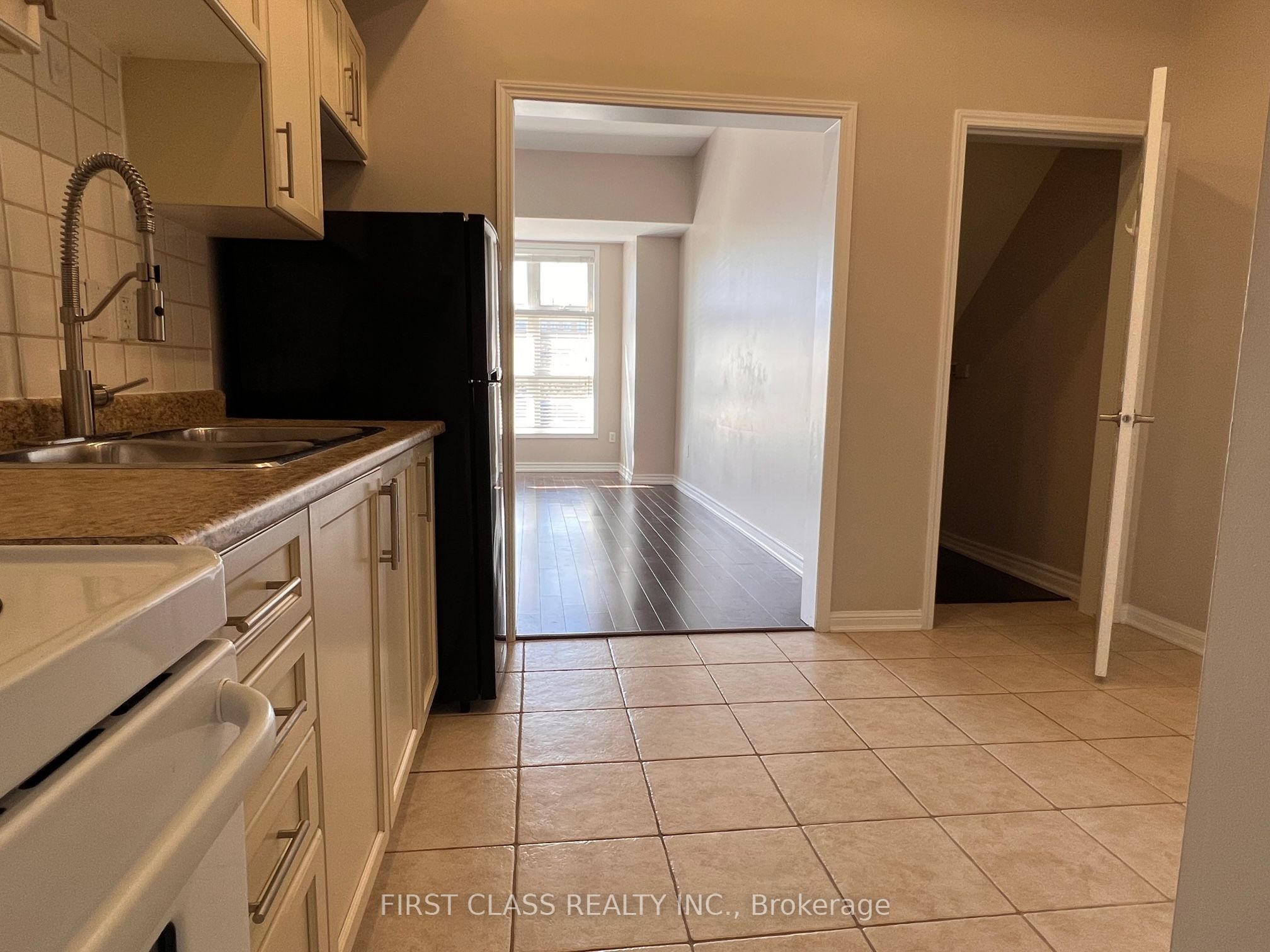 3038 Bur Oak Avenue 2 Property Photo 6