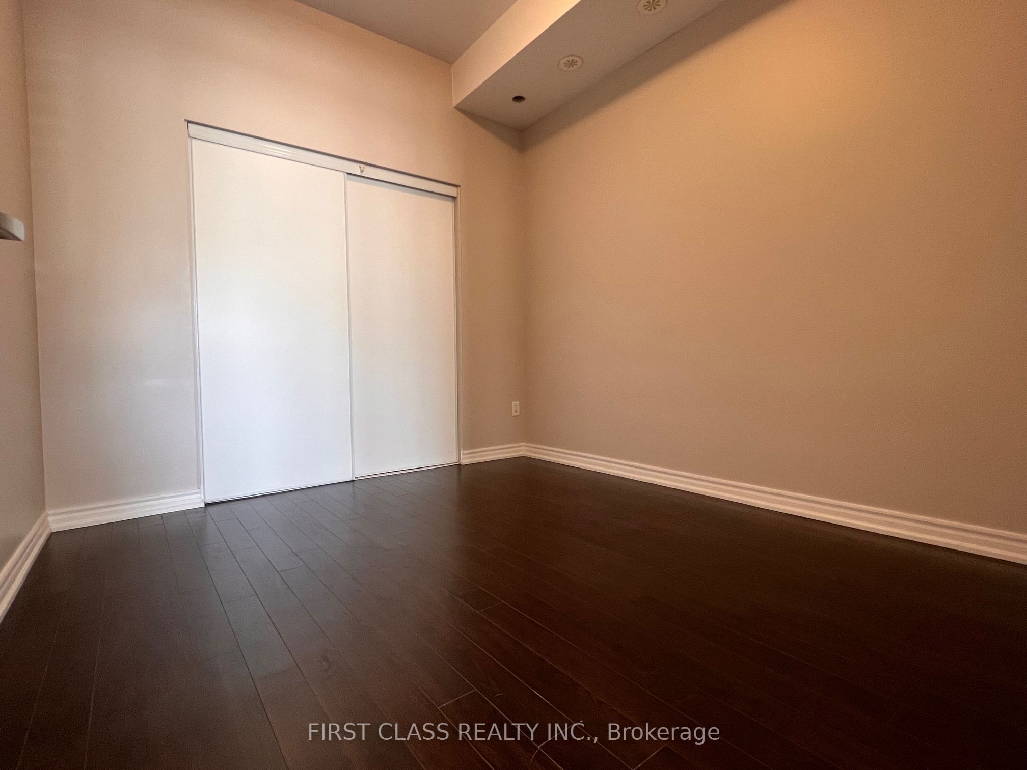 3038 Bur Oak Avenue 2 Property Photo 7